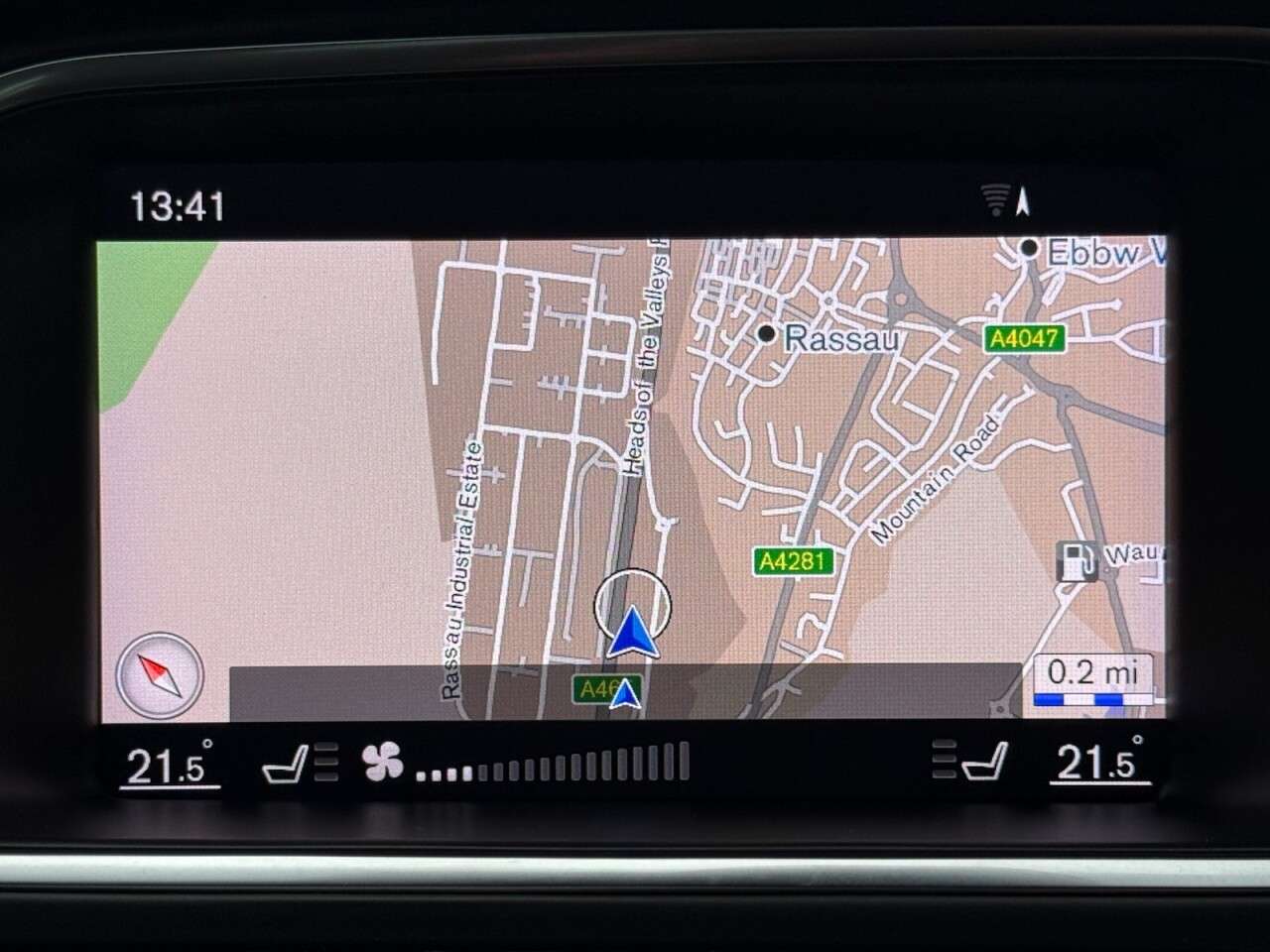 2018 VOLVO V40 2018 VOLVO V40
