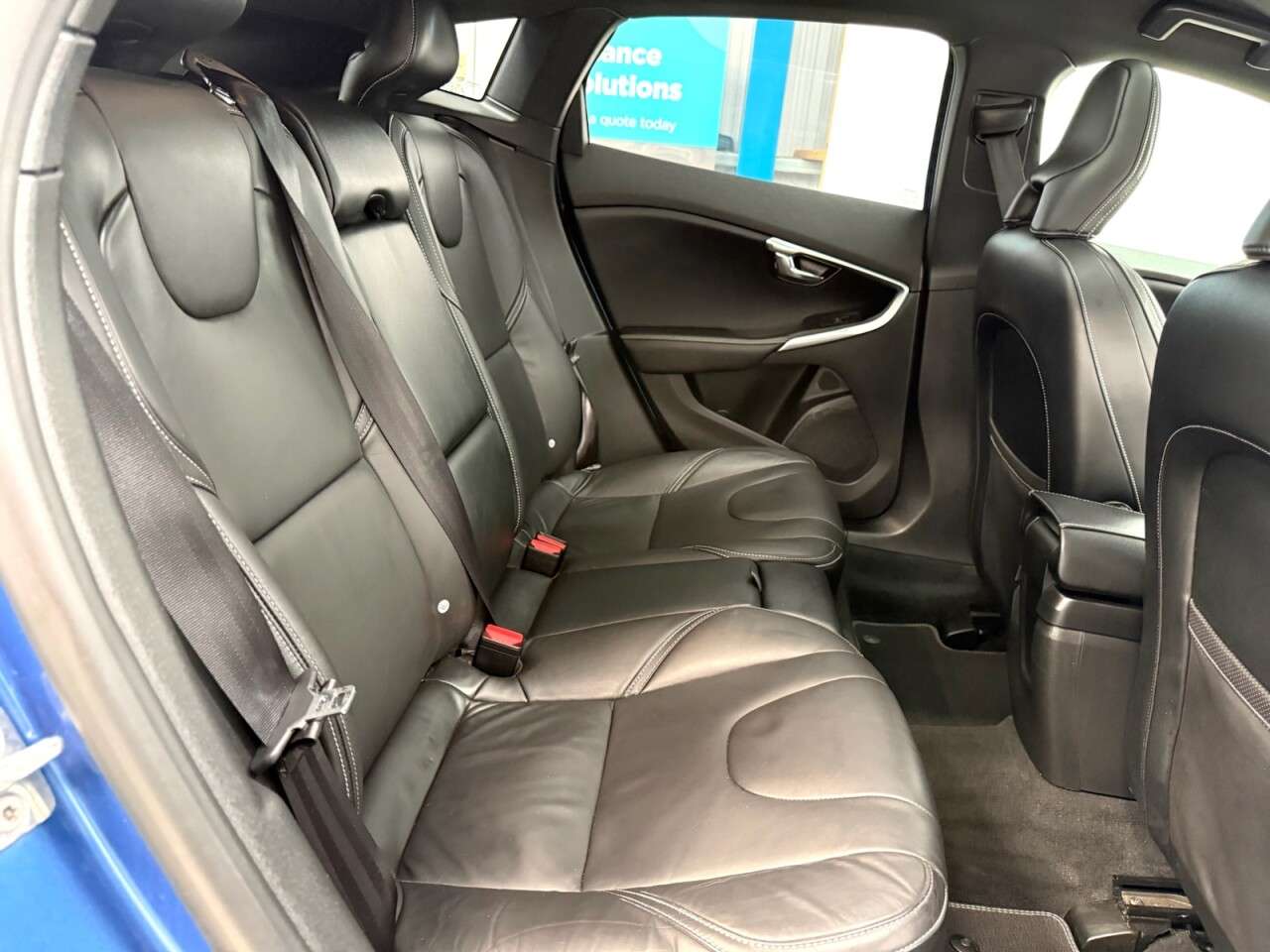 2018 VOLVO V40 2018 VOLVO V40