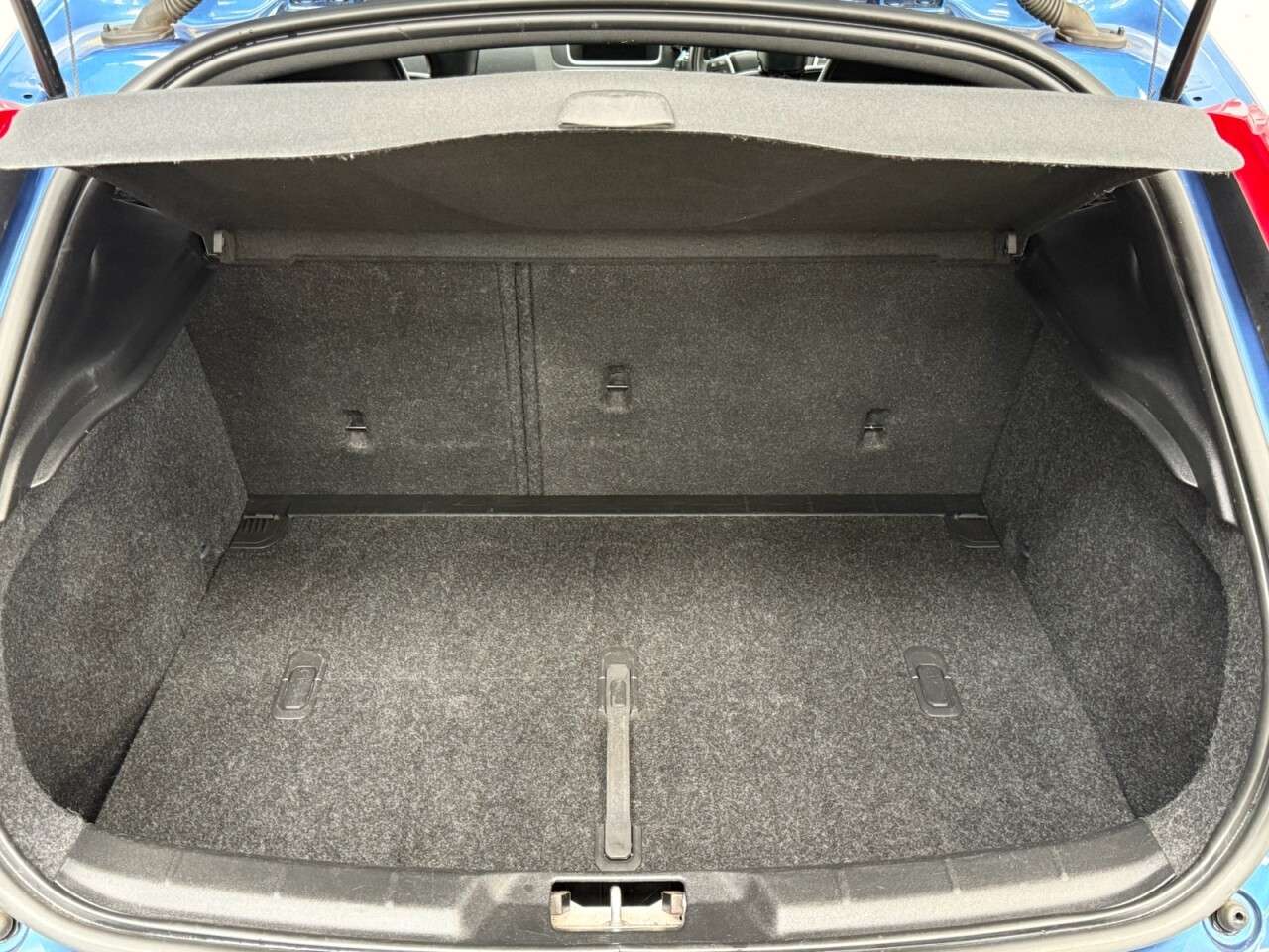2018 VOLVO V40 2018 VOLVO V40