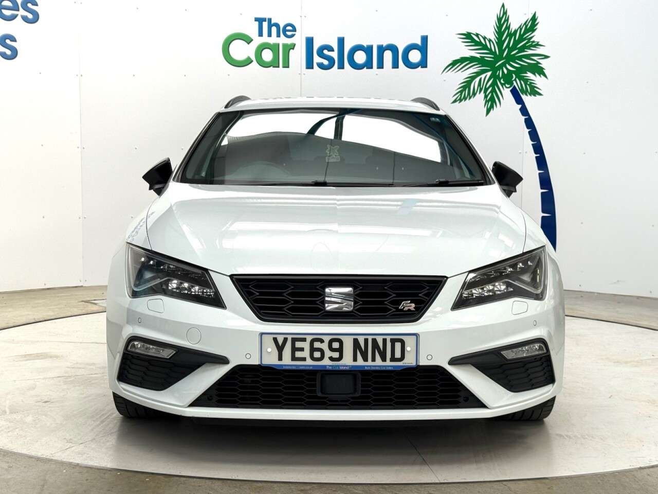 A 2019 SEAT LEON 1.5 TSI EVO FR Black Edition Estate 5dr Petrol Manual Euro 6 (s/s) (150 ps) A 2019 SEAT LEON 1.5 TSI EVO FR Black Edition Estate 5dr Petrol Manual Euro 6 (s/s) (150 ps)