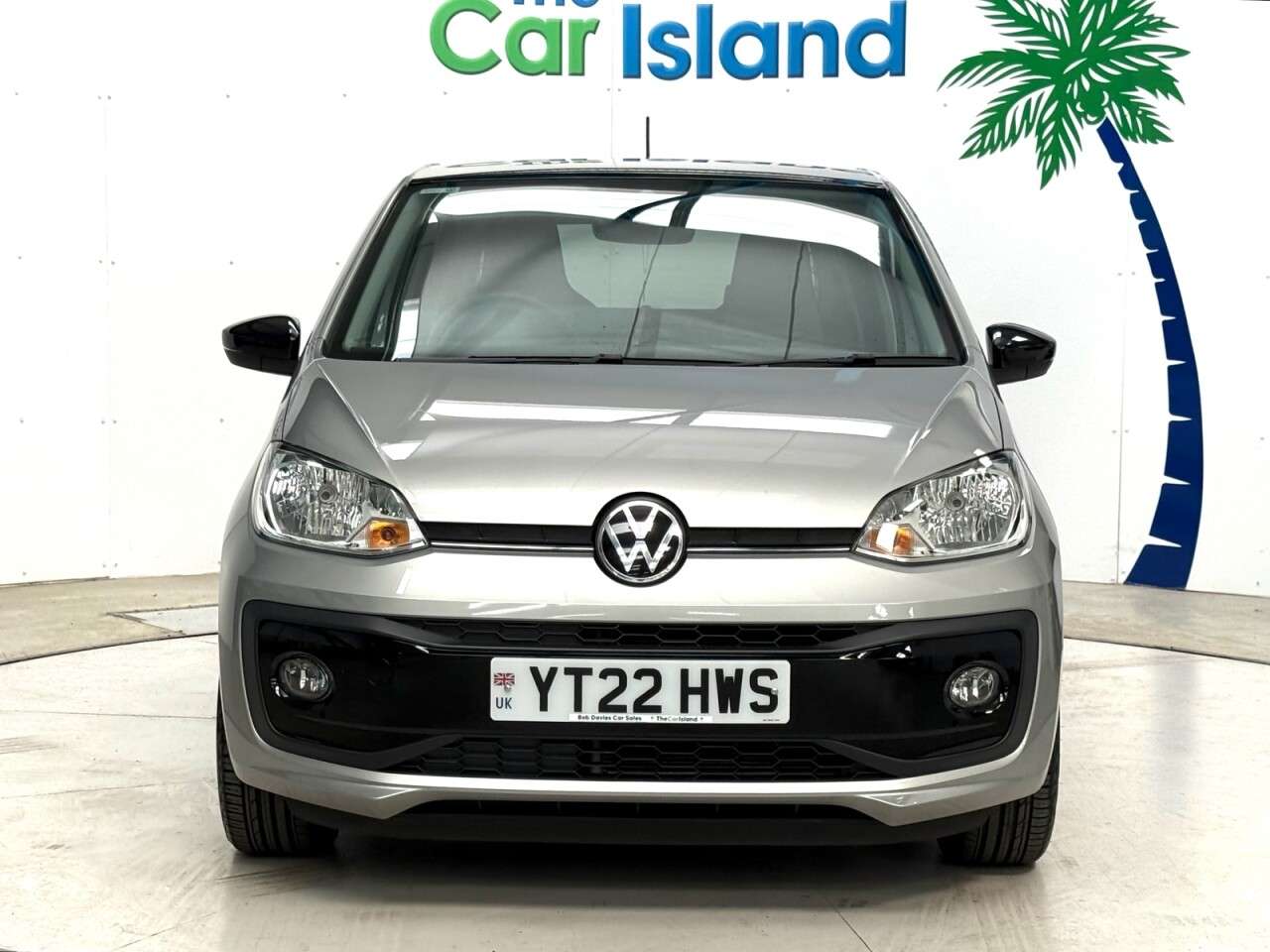A 2022 VOLKSWAGEN UP! 1.0 R-Line Hatchback 5dr Petrol Manual Euro 6 (s/s) (65 ps) Heated Seats & A 2022 VOLKSWAGEN UP! 1.0 R-Line Hatchback 5dr Petrol Manual Euro 6 (s/s) (65 ps) Heated Seats &