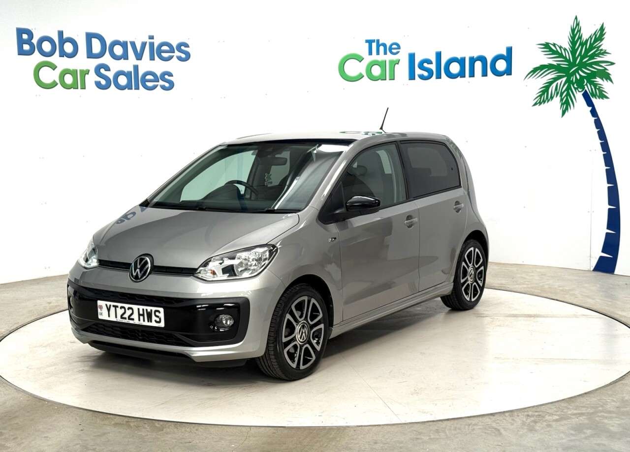 A 2022 VOLKSWAGEN UP! 1.0 R-Line Hatchback 5dr Petrol Manual Euro 6 (s/s) (65 ps) Heated Seats & A 2022 VOLKSWAGEN UP! 1.0 R-Line Hatchback 5dr Petrol Manual Euro 6 (s/s) (65 ps) Heated Seats &
