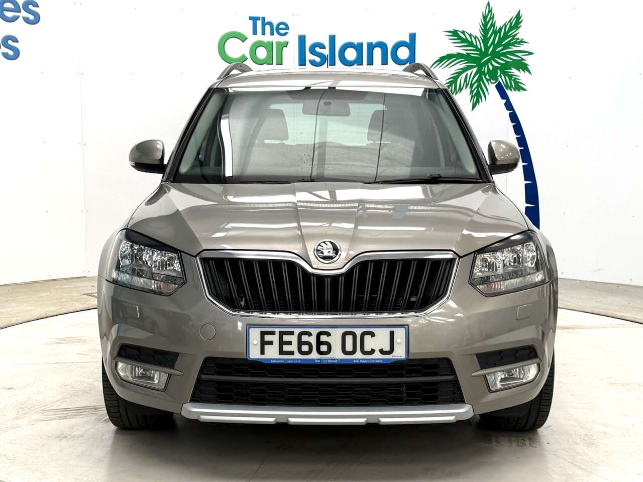 A 2016 SKODA YETI 1.2 TSI SE SUV 5dr Petrol DSG Euro 6 (s/s) (110 ps) Park Aids Cruise Air Co A 2016 SKODA YETI 1.2 TSI SE SUV 5dr Petrol DSG Euro 6 (s/s) (110 ps) Park Aids Cruise Air Co