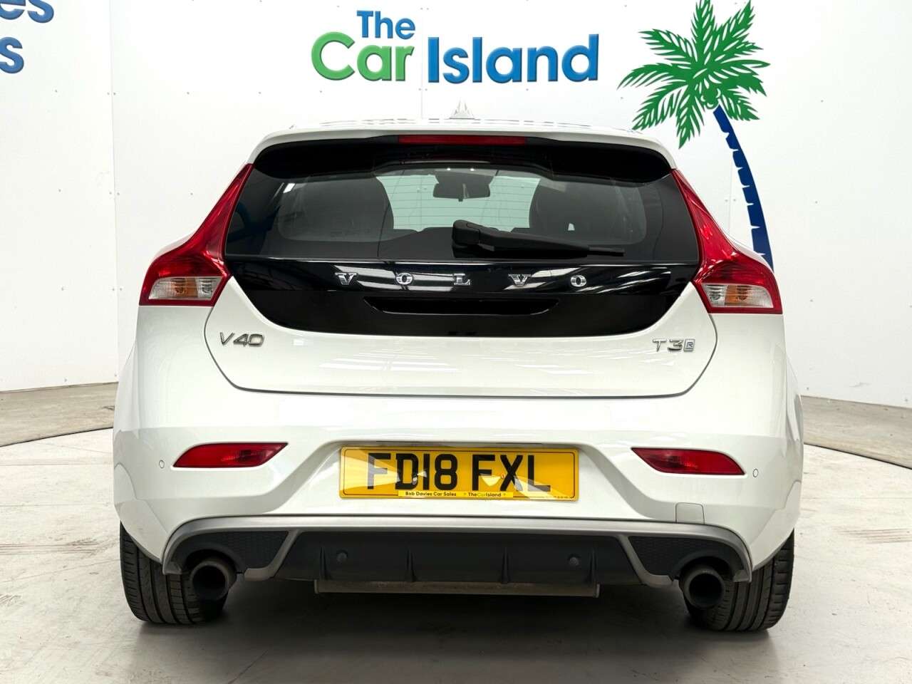 2018 VOLVO V40 2018 VOLVO V40