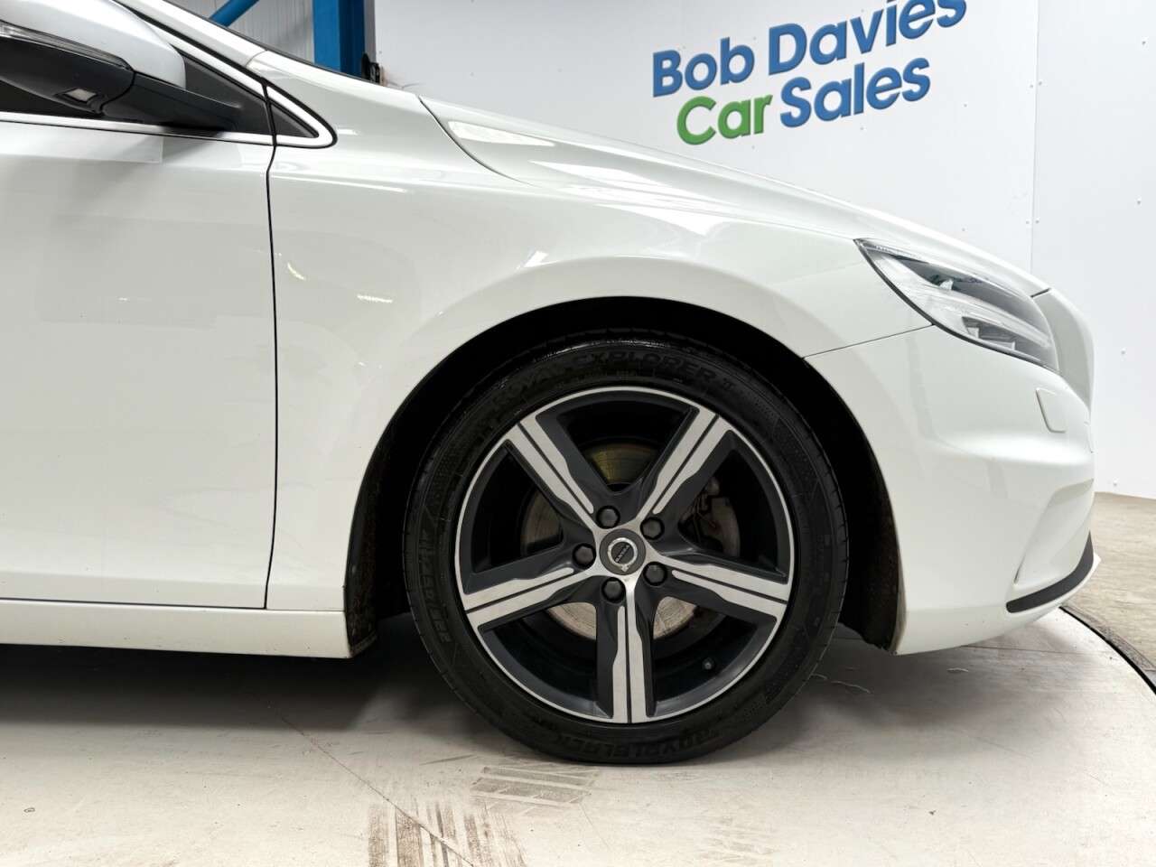2018 VOLVO V40 2018 VOLVO V40