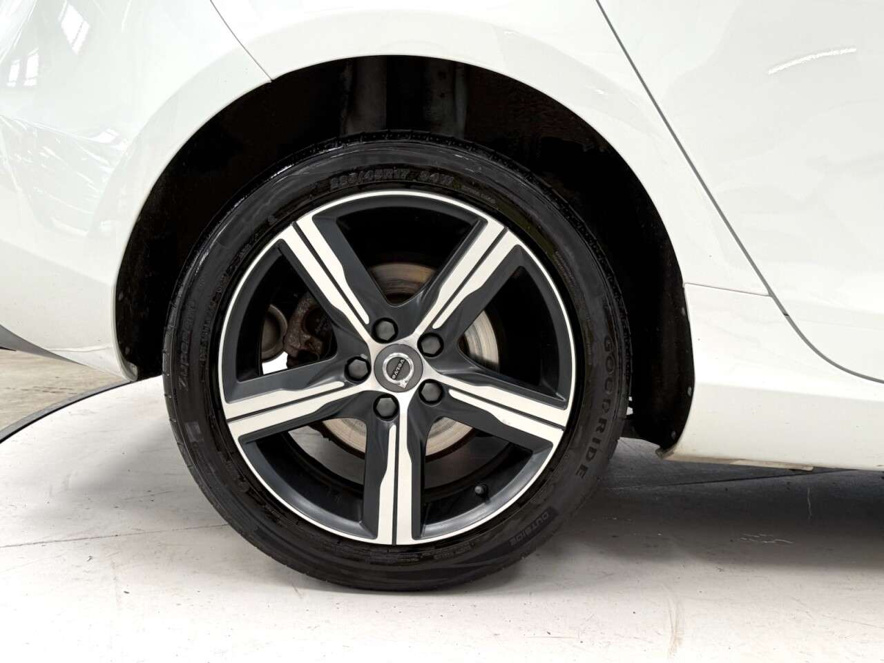 2018 VOLVO V40 2018 VOLVO V40