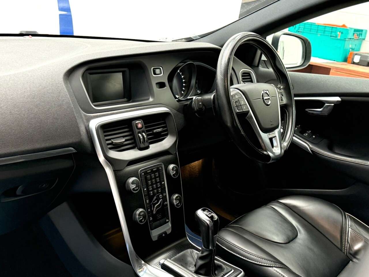 2018 VOLVO V40 2018 VOLVO V40