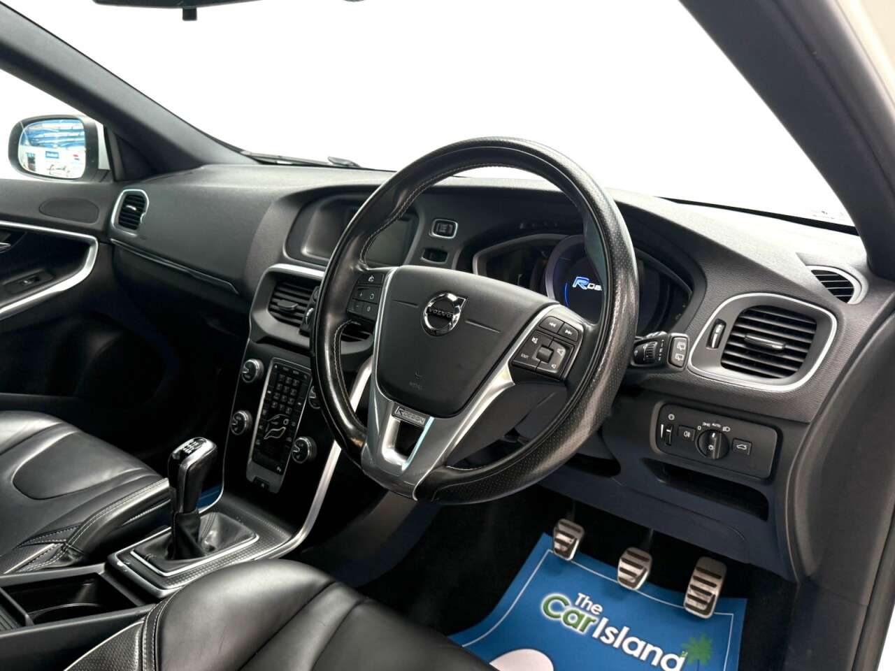 2018 VOLVO V40 2018 VOLVO V40
