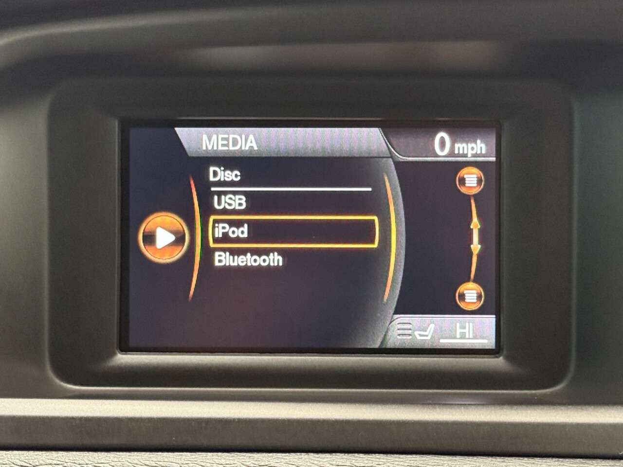 2018 VOLVO V40 2018 VOLVO V40