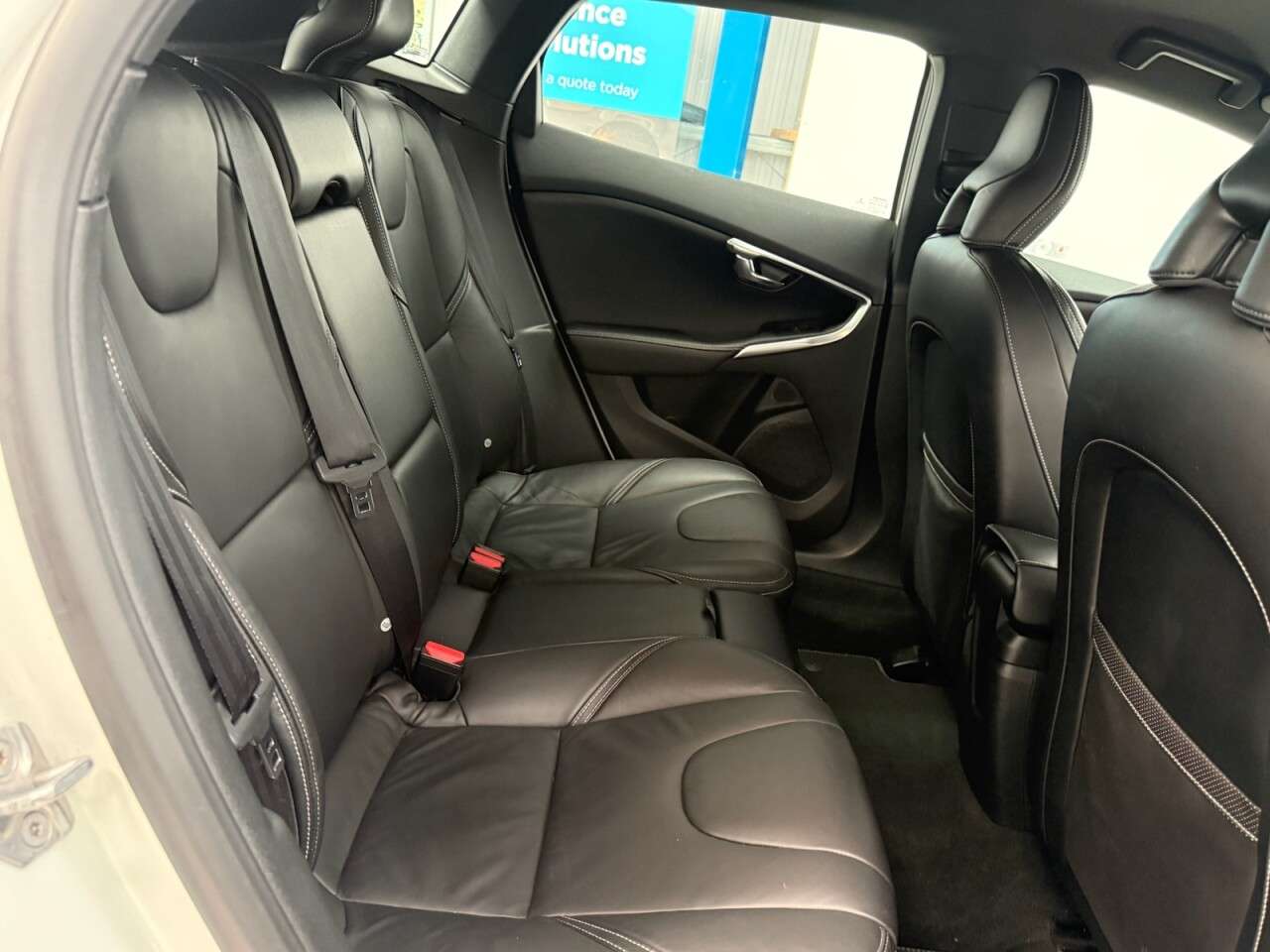 2018 VOLVO V40 2018 VOLVO V40