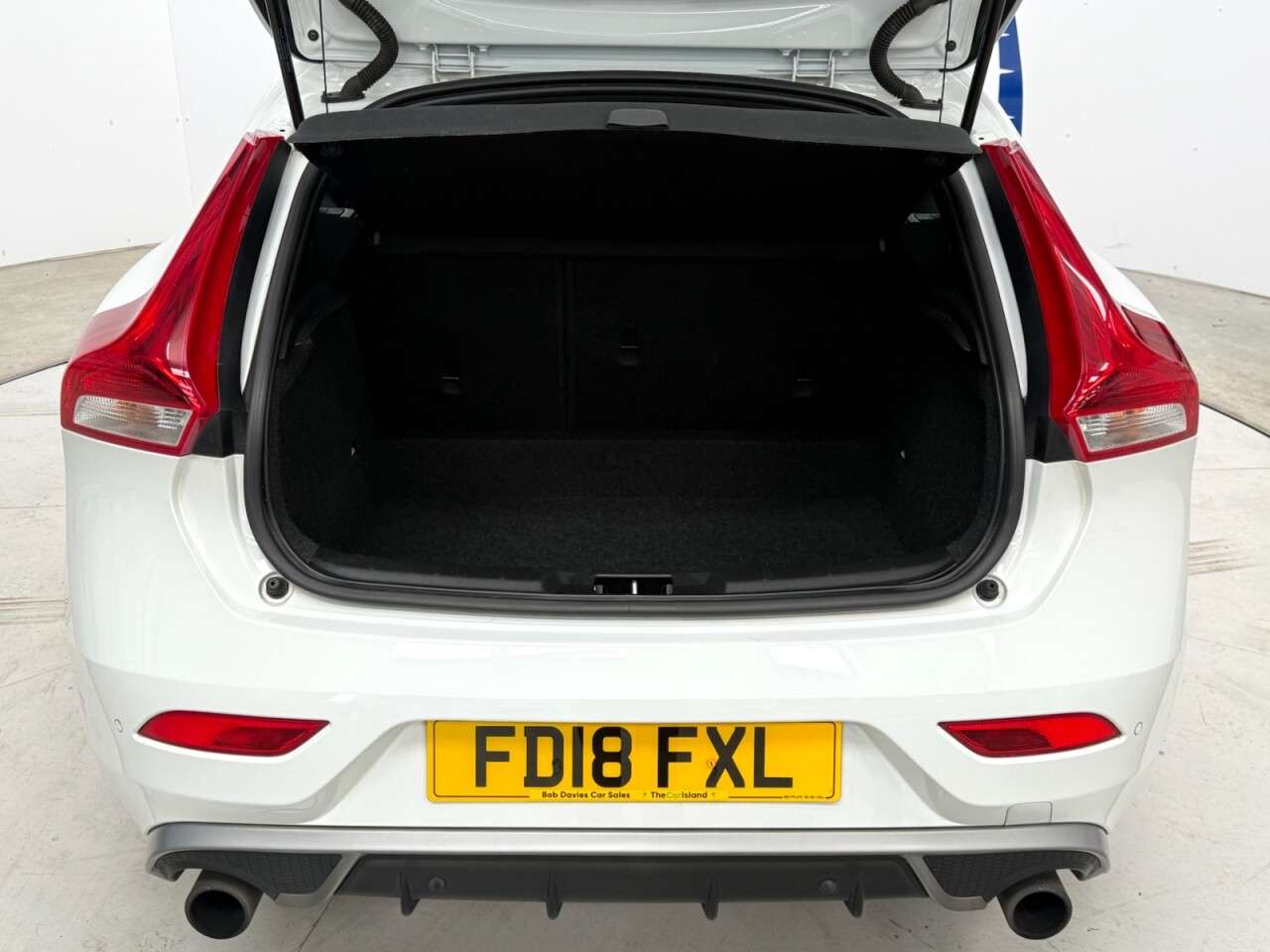 2018 VOLVO V40 2018 VOLVO V40