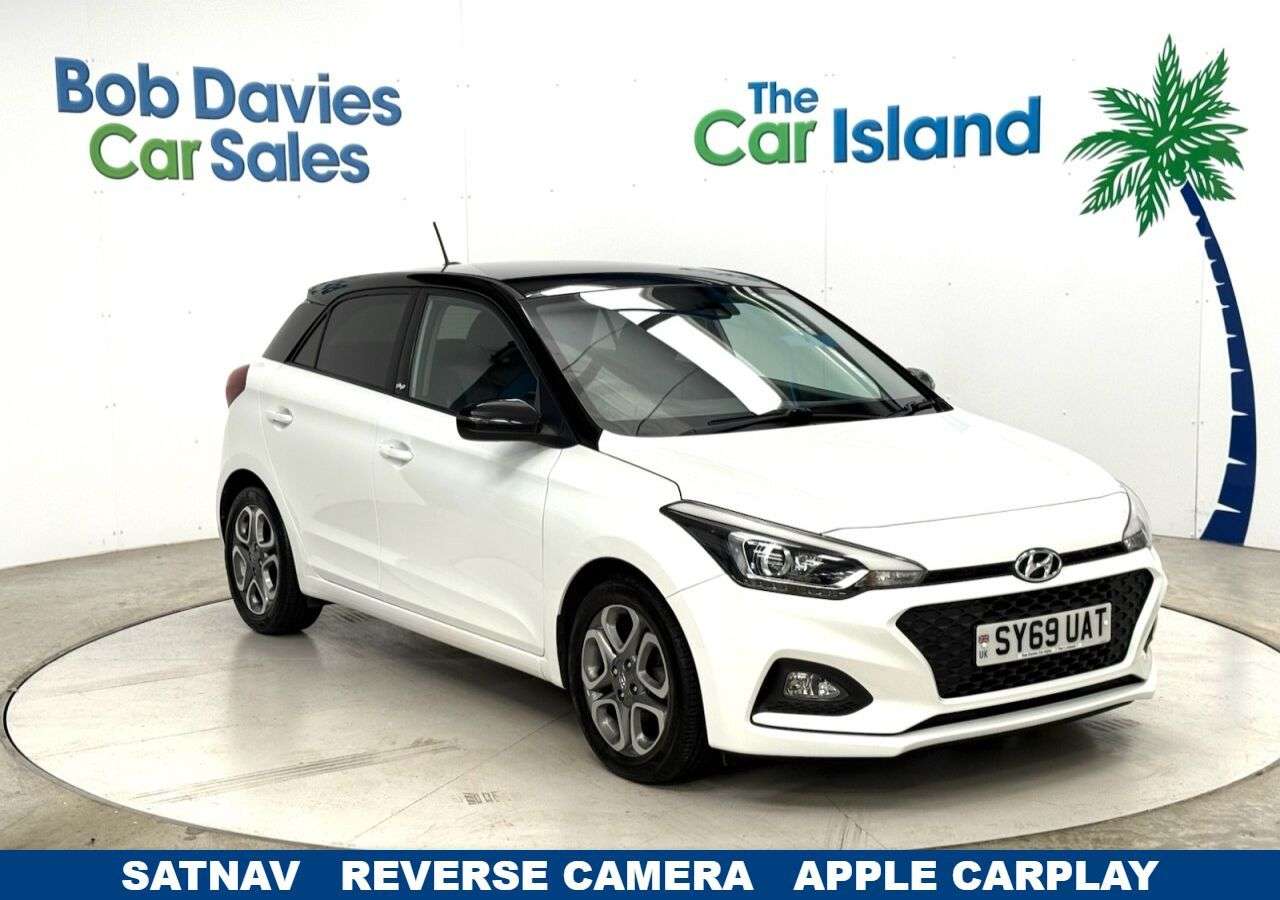 A 2019 HYUNDAI I20 1.2 Play Hatchback 5dr Petrol Manual Euro 6 (s/s) (84 ps) CARPLAY, Cruise C A 2019 HYUNDAI I20 1.2 Play Hatchback 5dr Petrol Manual Euro 6 (s/s) (84 ps) CARPLAY, Cruise C
