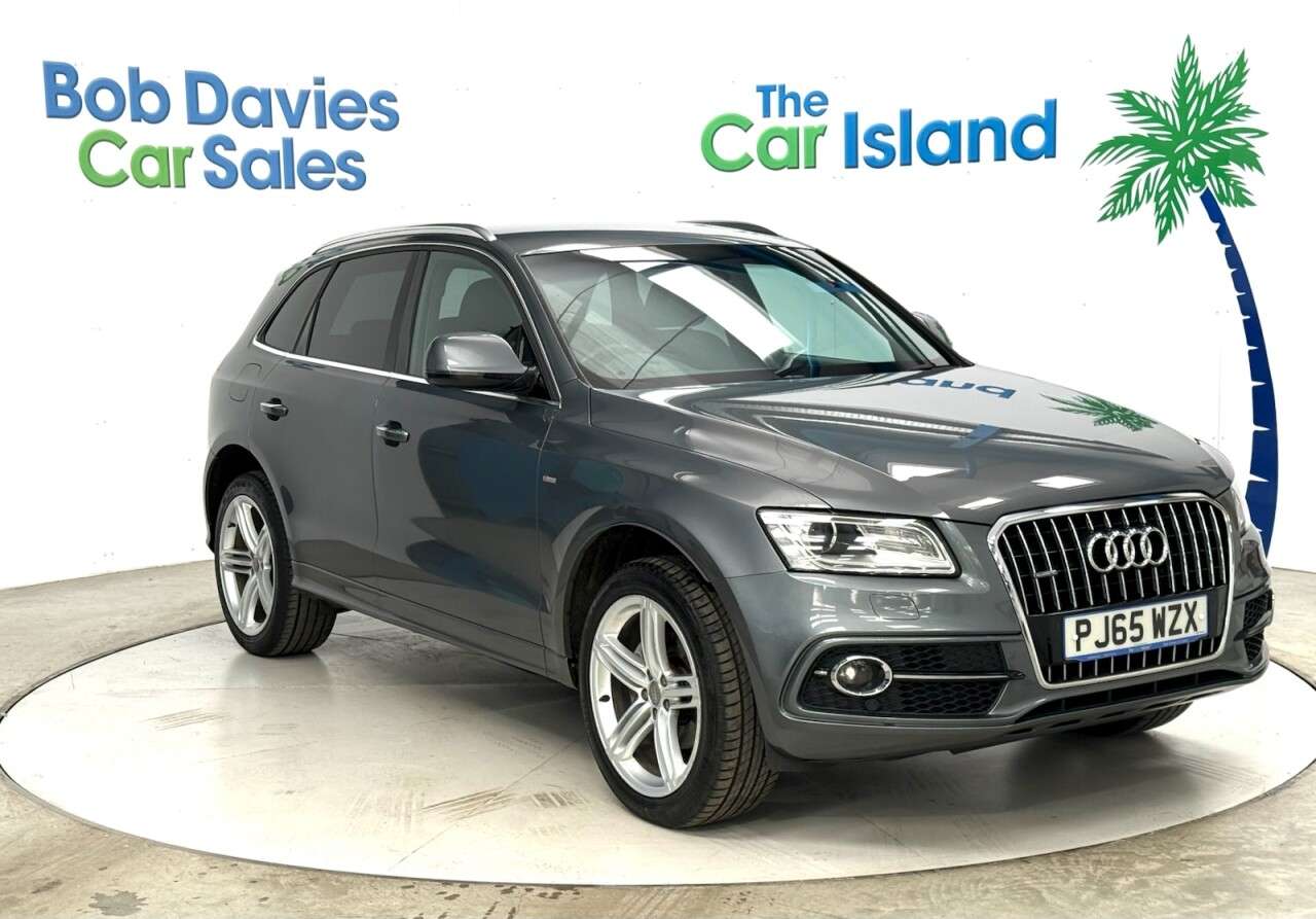 A 2015 AUDI Q5 2.0 TDI S line Plus SUV 5dr Diesel Manual quattro Euro 6 (s/s) (150 ps) A 2015 AUDI Q5 2.0 TDI S line Plus SUV 5dr Diesel Manual quattro Euro 6 (s/s) (150 ps)