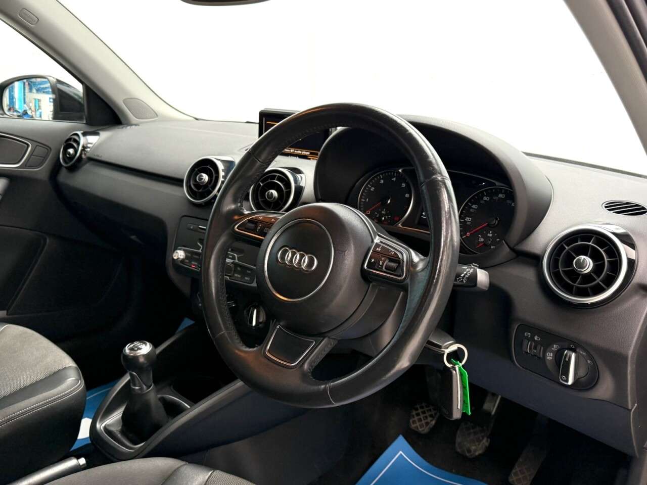 2017 AUDI A1 2017 AUDI A1