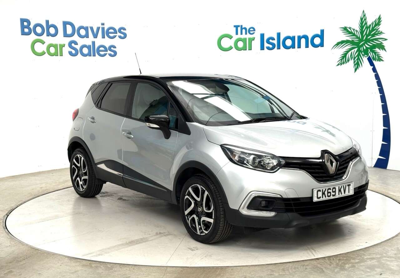 A 2019 RENAULT CAPTUR 1.3 TCe ENERGY Iconic SUV 5dr Petrol Manual Euro 6 (s/s) (130 ps) Cruise Pa A 2019 RENAULT CAPTUR 1.3 TCe ENERGY Iconic SUV 5dr Petrol Manual Euro 6 (s/s) (130 ps) Cruise Pa