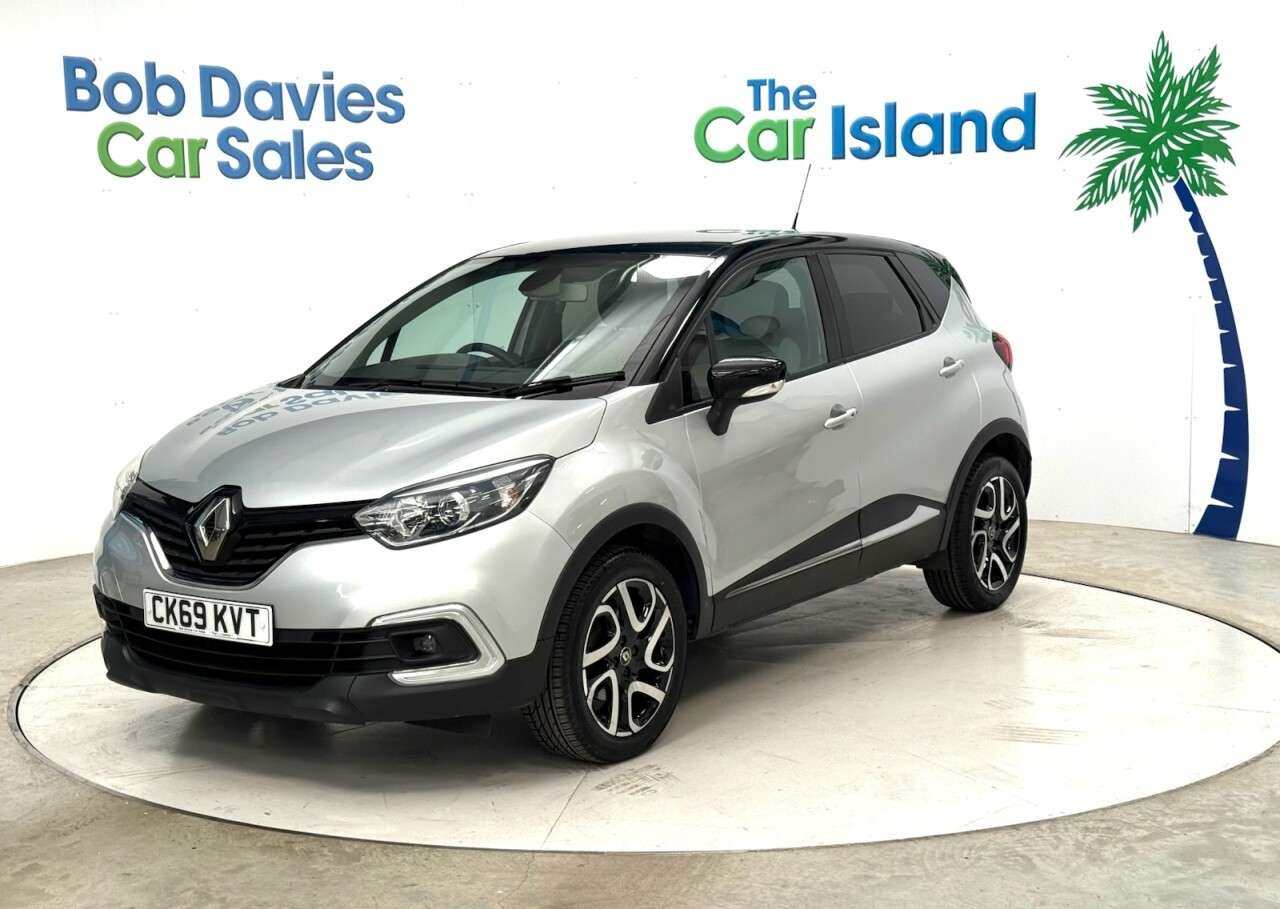 A 2019 RENAULT CAPTUR 1.3 TCe ENERGY Iconic SUV 5dr Petrol Manual Euro 6 (s/s) (130 ps) Cruise Pa A 2019 RENAULT CAPTUR 1.3 TCe ENERGY Iconic SUV 5dr Petrol Manual Euro 6 (s/s) (130 ps) Cruise Pa