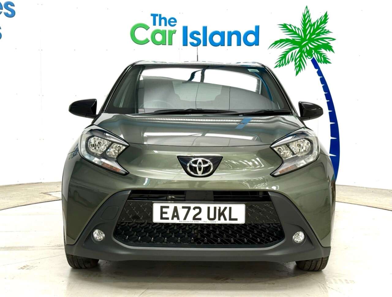 A 2023 TOYOTA AYGO X 1.0 VVT-i Edge Hatchback 5dr Petrol Manual Euro 6 (s/s) (72 ps) CARPLAY & P A 2023 TOYOTA AYGO X 1.0 VVT-i Edge Hatchback 5dr Petrol Manual Euro 6 (s/s) (72 ps) CARPLAY & P