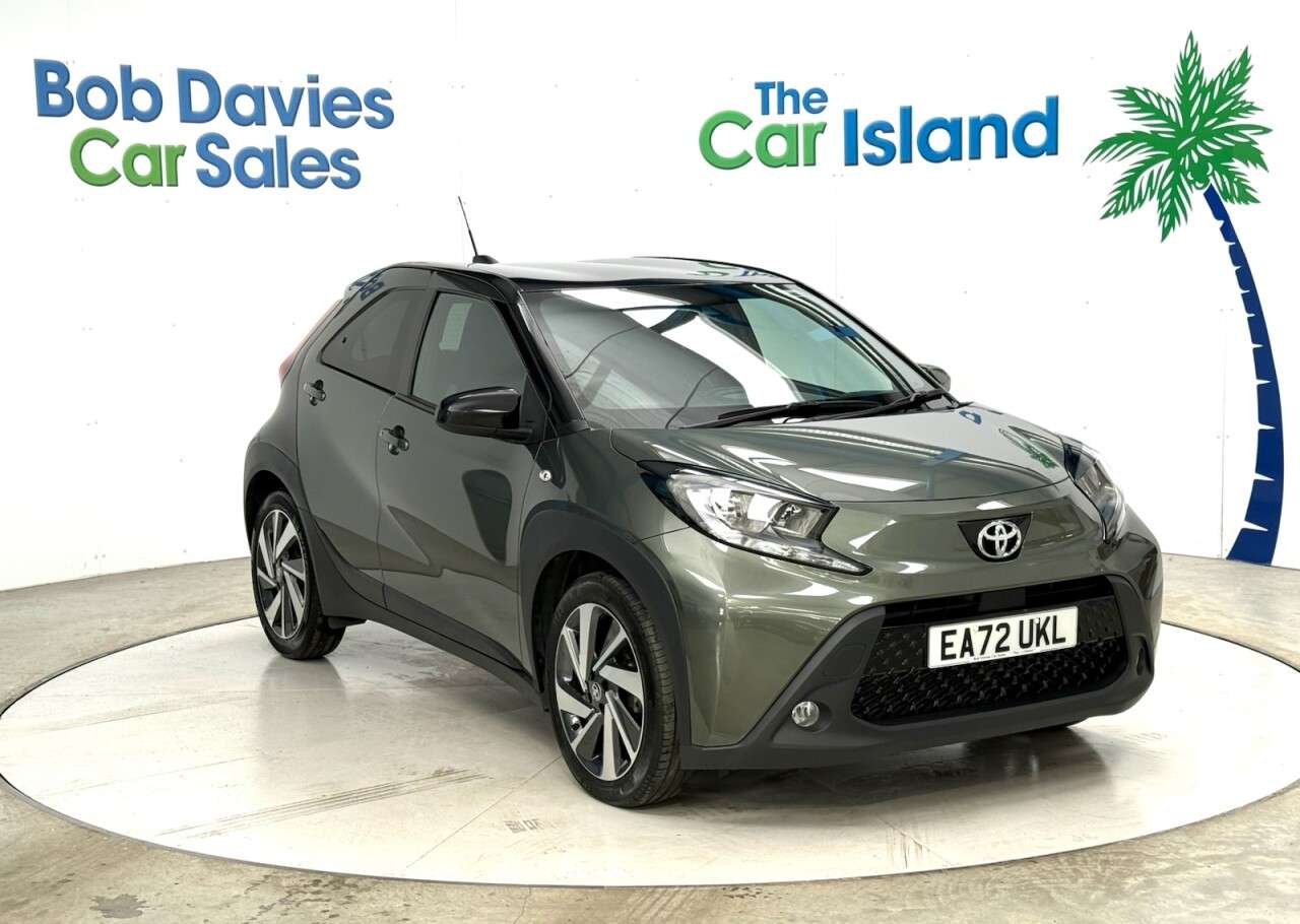 A 2023 TOYOTA AYGO X 1.0 VVT-i Edge Hatchback 5dr Petrol Manual Euro 6 (s/s) (72 ps) CARPLAY & P A 2023 TOYOTA AYGO X 1.0 VVT-i Edge Hatchback 5dr Petrol Manual Euro 6 (s/s) (72 ps) CARPLAY & P