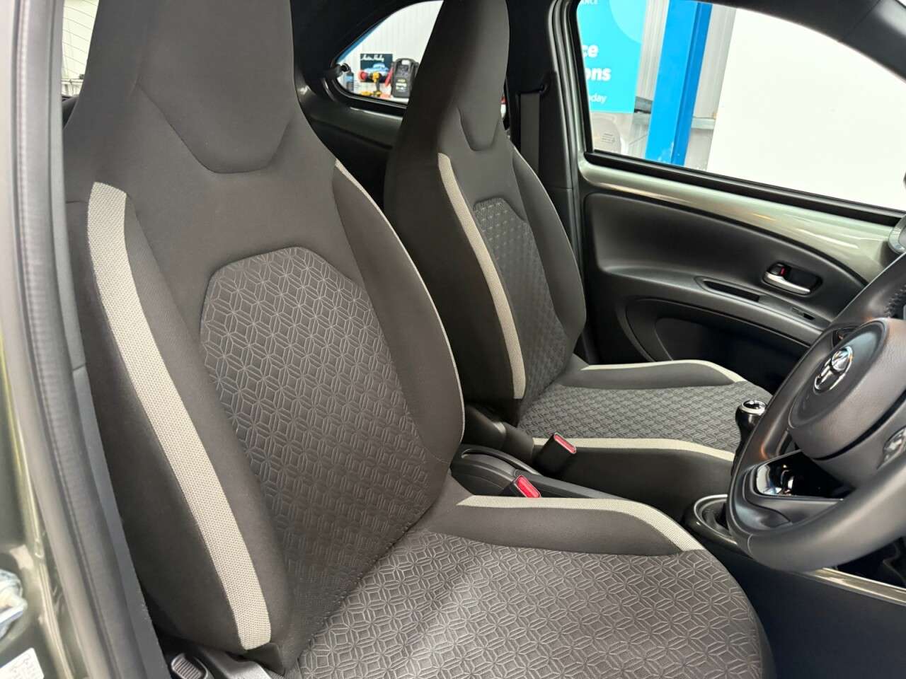 2023 TOYOTA AYGO X 2023 TOYOTA AYGO X