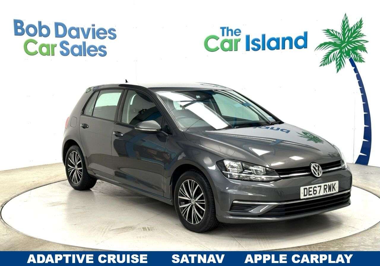 A 2017 VOLKSWAGEN GOLF 1.4 TSI BlueMotion Tech SE Nav Hatchback 5dr Petrol Manual Euro 6 (s/s) (12 A 2017 VOLKSWAGEN GOLF 1.4 TSI BlueMotion Tech SE Nav Hatchback 5dr Petrol Manual Euro 6 (s/s) (12