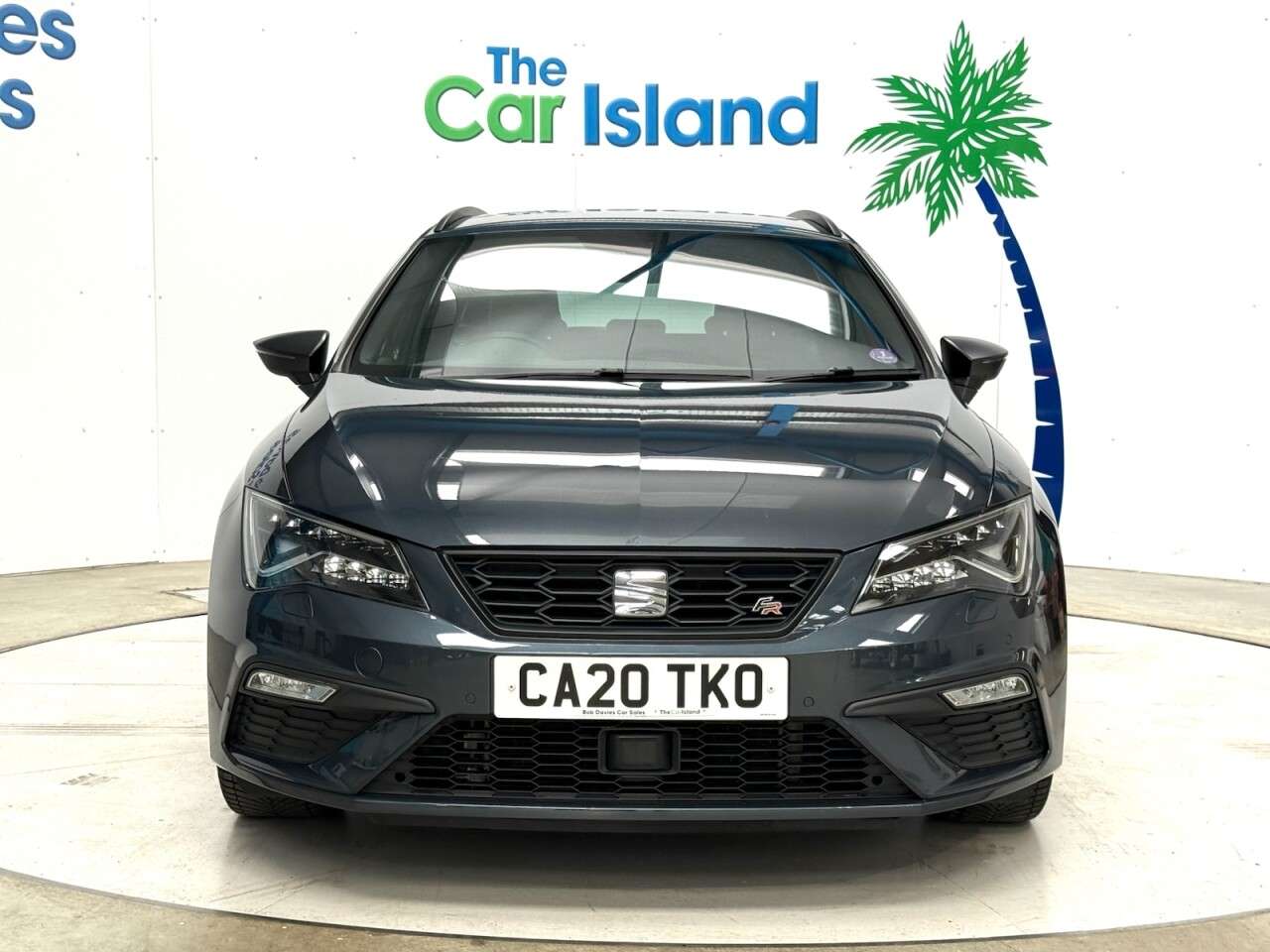 A 2020 SEAT LEON 1.5 TSI EVO FR Black Edition Estate 5dr Petrol Manual Euro 6 (s/s) (130 ps) A 2020 SEAT LEON 1.5 TSI EVO FR Black Edition Estate 5dr Petrol Manual Euro 6 (s/s) (130 ps)