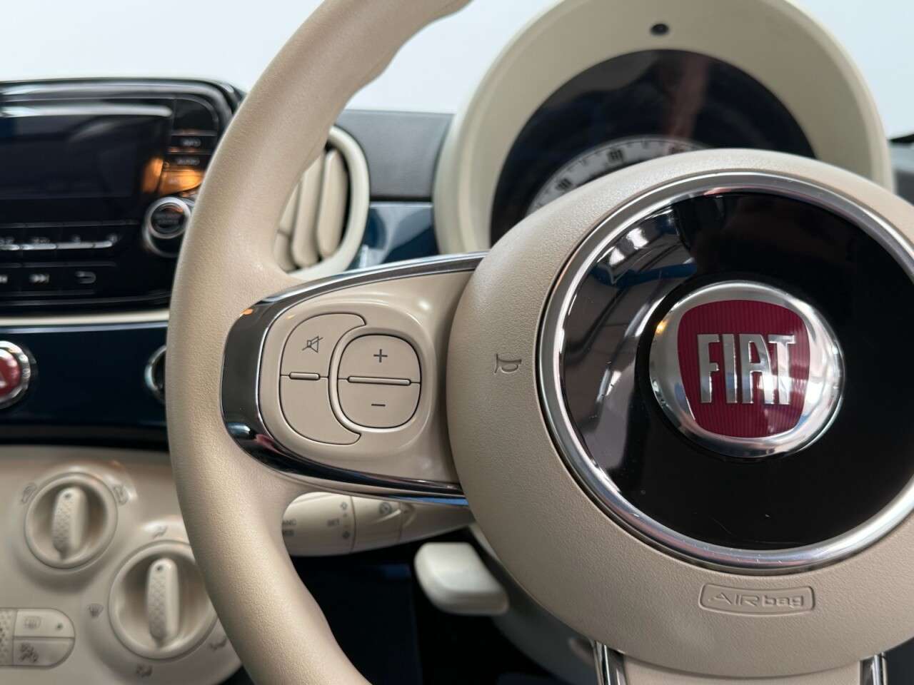 2019 FIAT 500 2019 FIAT 500