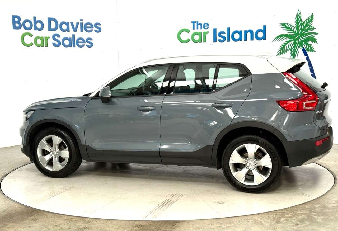 2019 VOLVO XC40 2019 VOLVO XC40