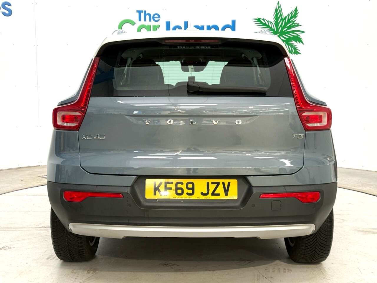 2019 VOLVO XC40 2019 VOLVO XC40