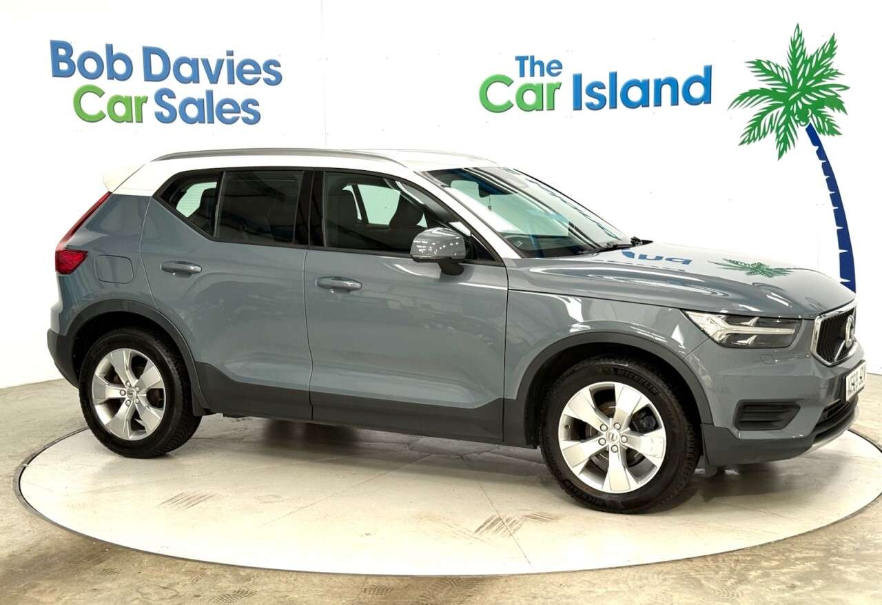 2019 VOLVO XC40 2019 VOLVO XC40
