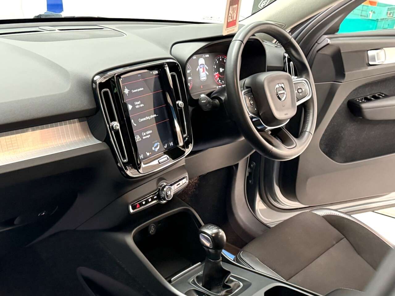 2019 VOLVO XC40 2019 VOLVO XC40