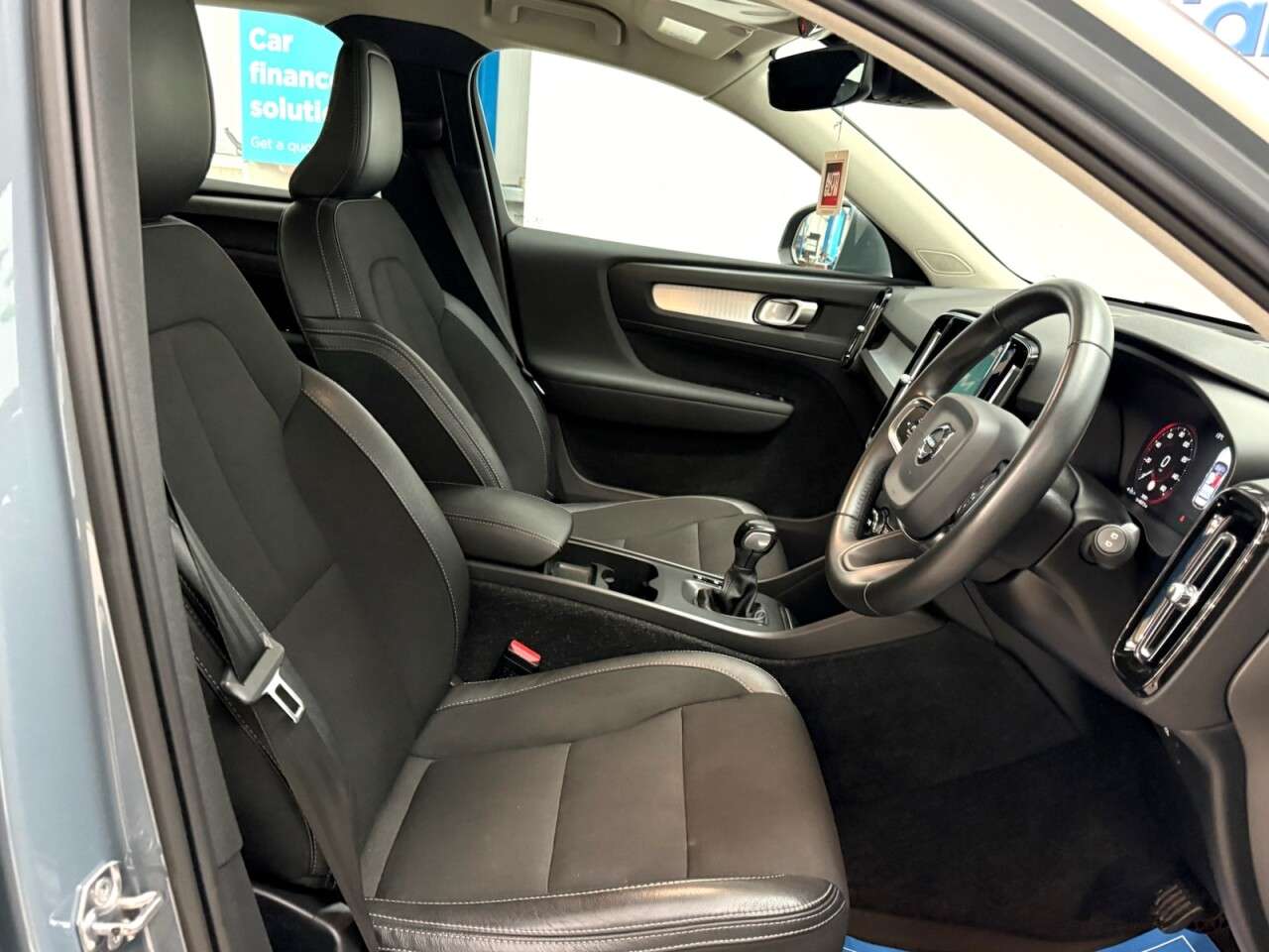 2019 VOLVO XC40 2019 VOLVO XC40