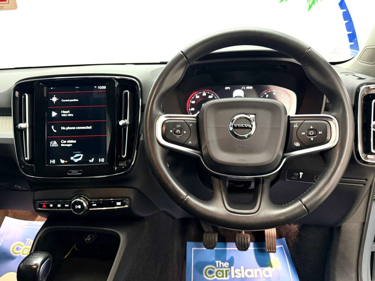 2019 VOLVO XC40 2019 VOLVO XC40