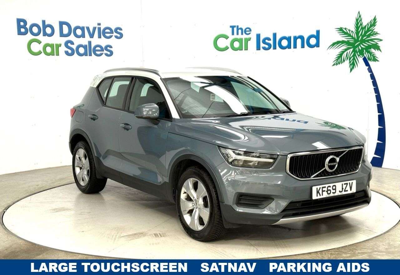 A 2019 VOLVO XC40 1.5 T3 Momentum SUV 5dr Petrol Manual Euro 6 (s/s) (163 ps) Park Assist & F A 2019 VOLVO XC40 1.5 T3 Momentum SUV 5dr Petrol Manual Euro 6 (s/s) (163 ps) Park Assist & F