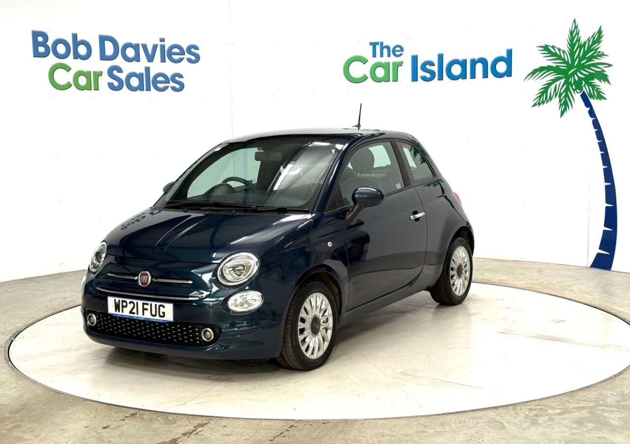 A 2021 FIAT 500 1.0 MHEV Lounge Hatchback 3dr Petrol Manual Euro 6 (s/s) (70 bhp) Parking S A 2021 FIAT 500 1.0 MHEV Lounge Hatchback 3dr Petrol Manual Euro 6 (s/s) (70 bhp) Parking S