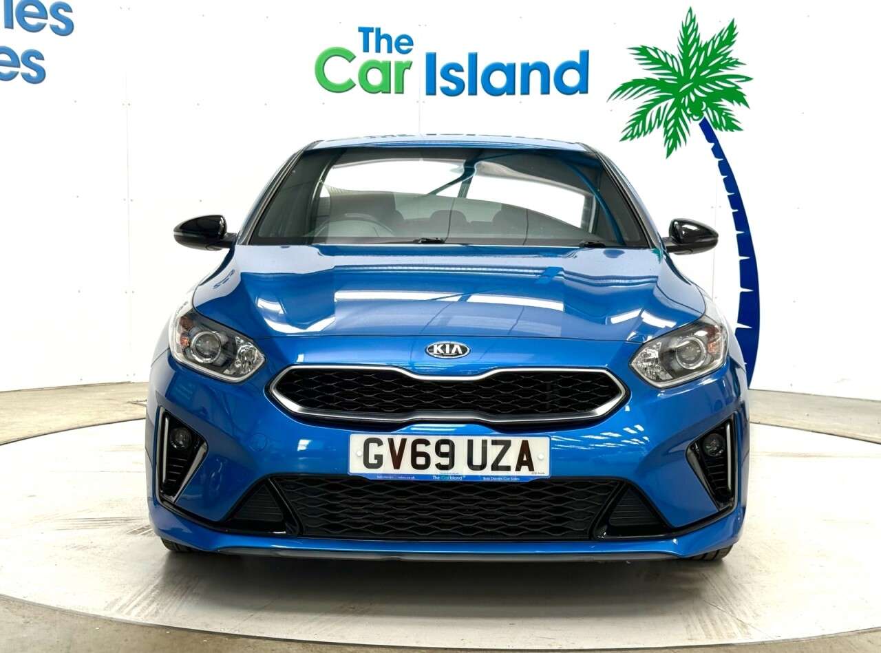 A 2020 KIA CEED 1.4 T-GDi GT-Line Hatchback 5dr Petrol DCT Euro 6 (s/s) (138 bhp) SATNAV, H A 2020 KIA CEED 1.4 T-GDi GT-Line Hatchback 5dr Petrol DCT Euro 6 (s/s) (138 bhp) SATNAV, H
