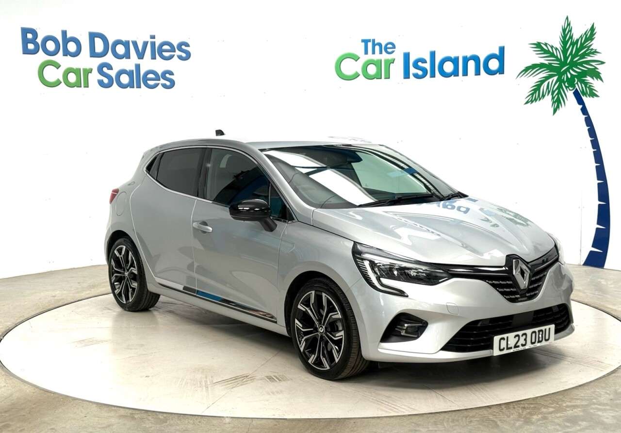 A 2023 RENAULT CLIO 1.6 E-TECH Techno Hatchback 5dr Petrol Hybrid Auto Euro 6 (s/s) (145 ps) Fu A 2023 RENAULT CLIO 1.6 E-TECH Techno Hatchback 5dr Petrol Hybrid Auto Euro 6 (s/s) (145 ps) Fu