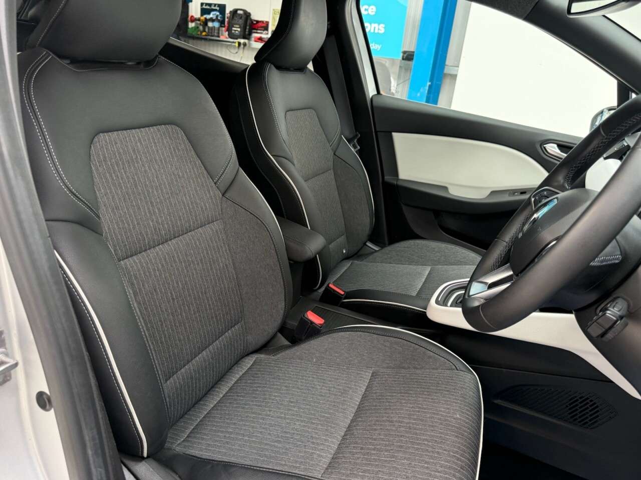 2023 RENAULT CLIO 2023 RENAULT CLIO