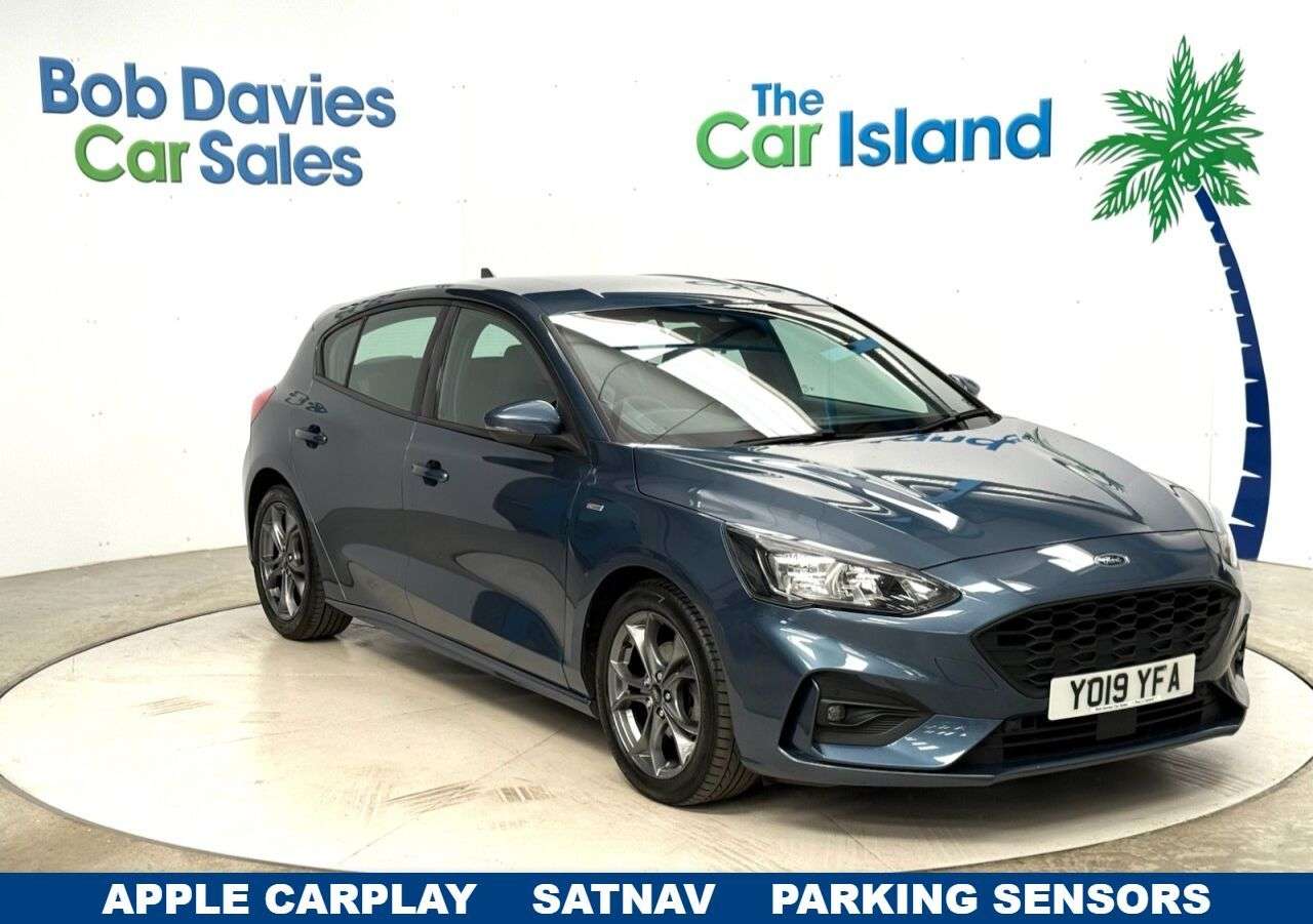 A 2019 FORD FOCUS 1.5 EcoBlue ST-Line Hatchback 5dr Diesel Manual Euro 6 (s/s) (120 ps) Spoil A 2019 FORD FOCUS 1.5 EcoBlue ST-Line Hatchback 5dr Diesel Manual Euro 6 (s/s) (120 ps) Spoil