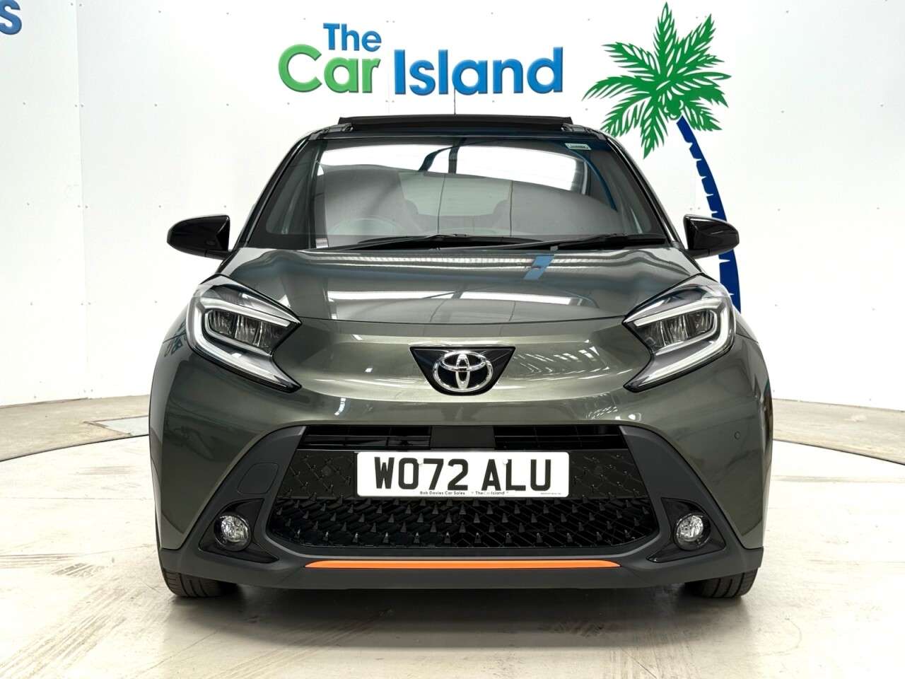 A 2023 TOYOTA AYGO X 1.0 VVT-i Limited Edition (Canvas Roof) Hatchback 5dr Petrol Manual Euro 6 A 2023 TOYOTA AYGO X 1.0 VVT-i Limited Edition (Canvas Roof) Hatchback 5dr Petrol Manual Euro 6