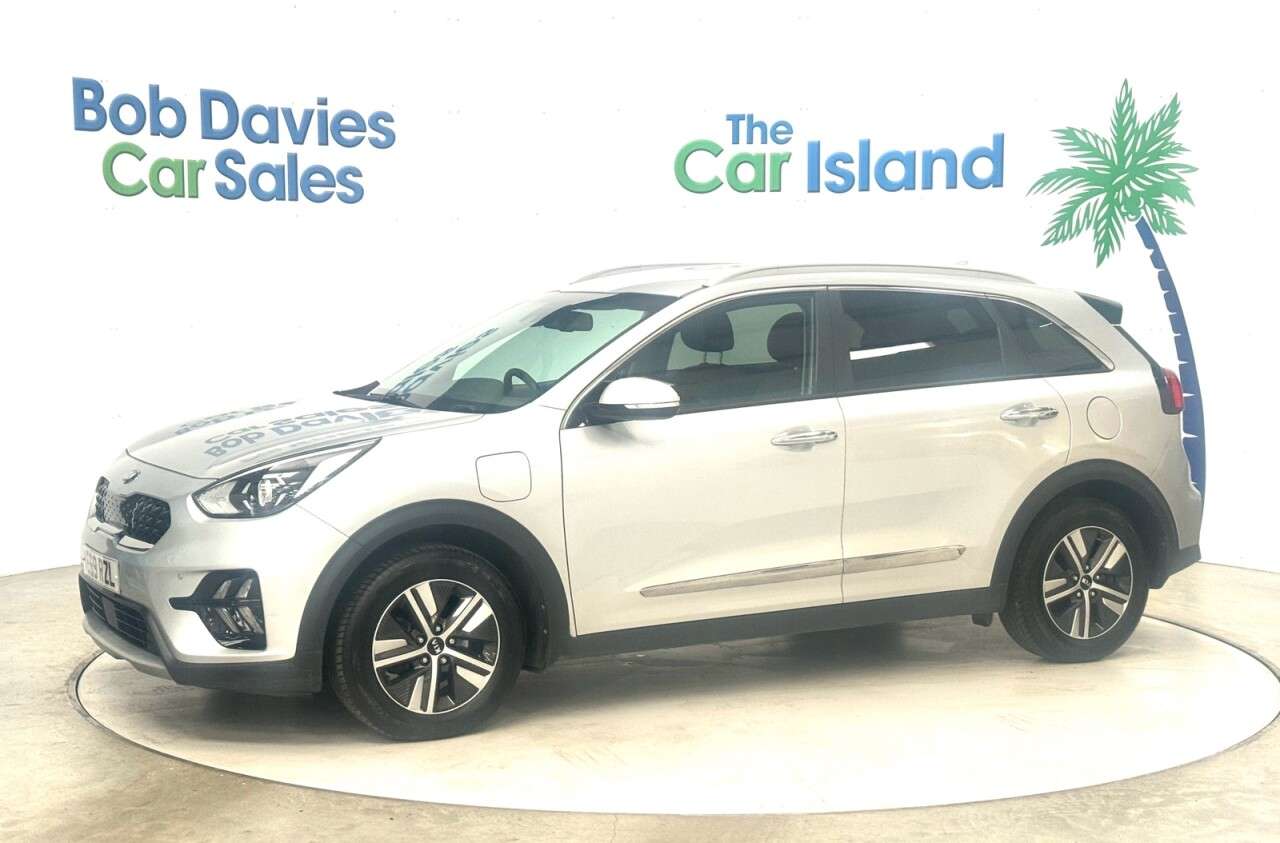 A 2020 KIA NIRO 1.6 GDi 8.9kWh 3 SUV 5dr Petrol Plug-in Hybrid DCT Euro 6 (s/s) (139 bhp) A A 2020 KIA NIRO 1.6 GDi 8.9kWh 3 SUV 5dr Petrol Plug-in Hybrid DCT Euro 6 (s/s) (139 bhp) A