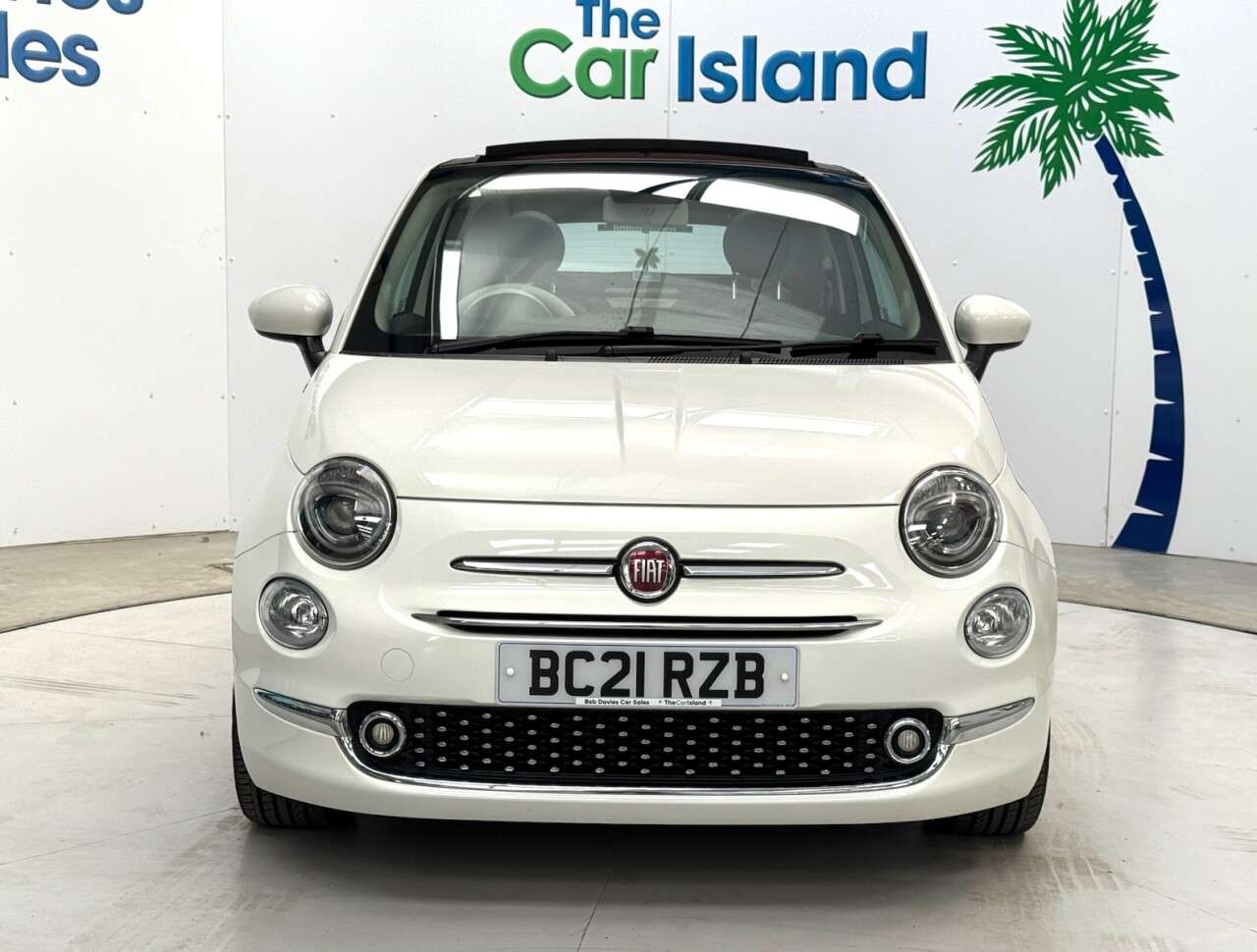 A 2021 FIAT 500C 1.0 MHEV Dolcevita Convertible 2dr Petrol Manual Euro 6 (s/s) (70 bhp) CarP A 2021 FIAT 500C 1.0 MHEV Dolcevita Convertible 2dr Petrol Manual Euro 6 (s/s) (70 bhp) CarP