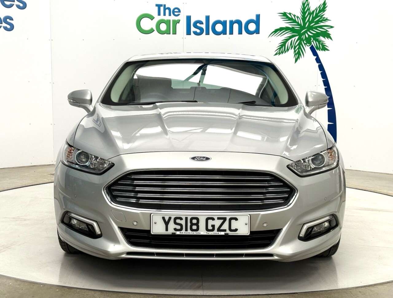 A 2018 FORD MONDEO 2.0 TDCi Titanium Hatchback 5dr Diesel Manual Euro 6 (s/s) (150 ps) FRont & A 2018 FORD MONDEO 2.0 TDCi Titanium Hatchback 5dr Diesel Manual Euro 6 (s/s) (150 ps) FRont &