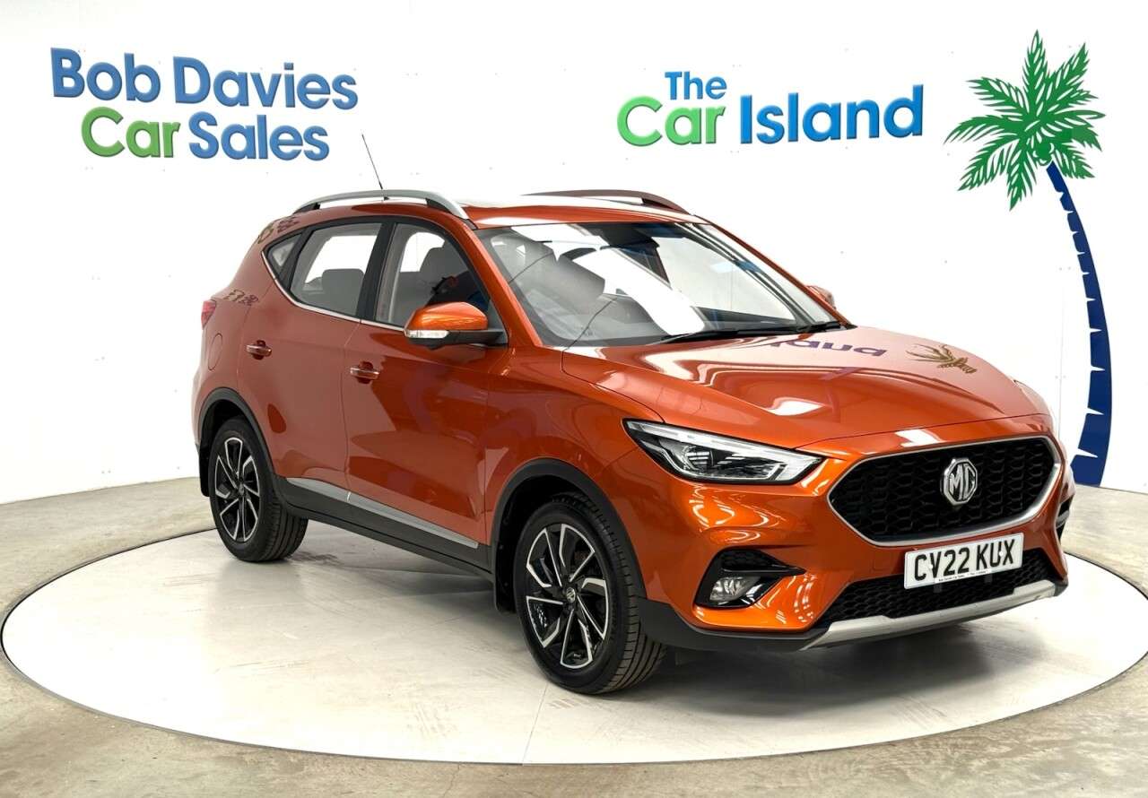 A 2022 MG MG ZS 1.0 T-GDI Exclusive SUV 5dr Petrol Manual Euro 6 (111 ps) SATNAV Apple CarP A 2022 MG MG ZS 1.0 T-GDI Exclusive SUV 5dr Petrol Manual Euro 6 (111 ps) SATNAV Apple CarP