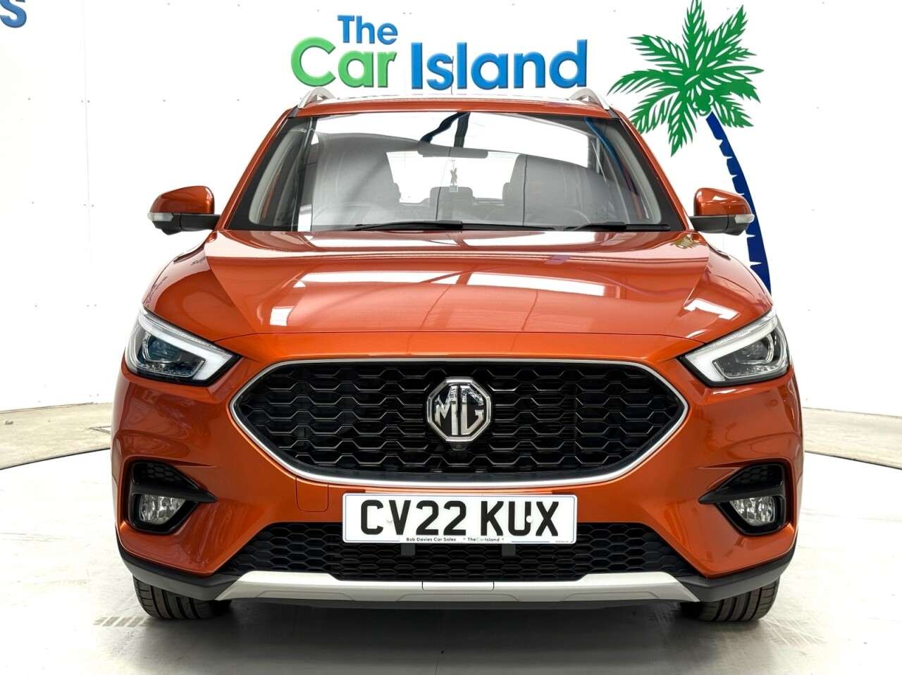 A 2022 MG MG ZS 1.0 T-GDI Exclusive SUV 5dr Petrol Manual Euro 6 (111 ps) SATNAV Apple CarP A 2022 MG MG ZS 1.0 T-GDI Exclusive SUV 5dr Petrol Manual Euro 6 (111 ps) SATNAV Apple CarP