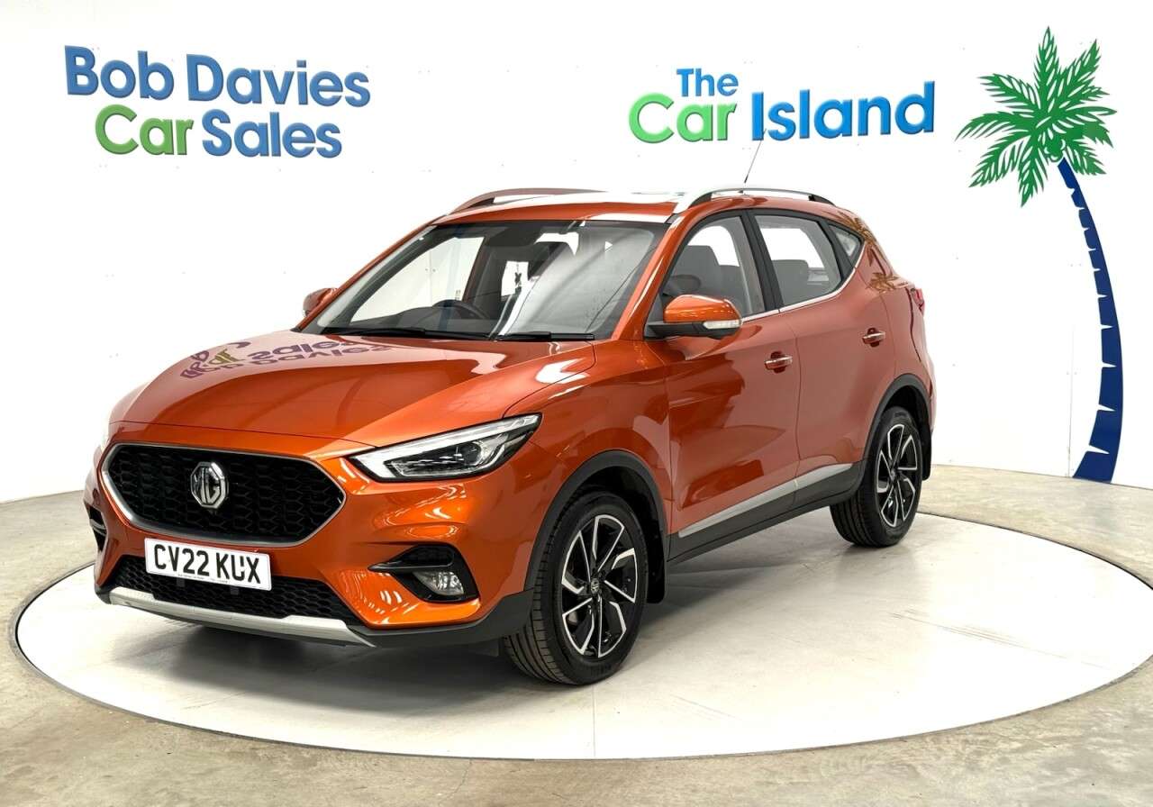 A 2022 MG MG ZS 1.0 T-GDI Exclusive SUV 5dr Petrol Manual Euro 6 (111 ps) SATNAV Apple CarP A 2022 MG MG ZS 1.0 T-GDI Exclusive SUV 5dr Petrol Manual Euro 6 (111 ps) SATNAV Apple CarP