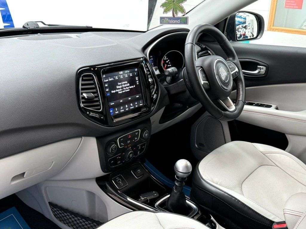 A 2019 JEEP COMPASS 1.6 MultiJetII Limited SUV 5dr Diesel Manual Euro 6 (s/s) (120 ps) 18 Black A 2019 JEEP COMPASS 1.6 MultiJetII Limited SUV 5dr Diesel Manual Euro 6 (s/s) (120 ps) 18 Black