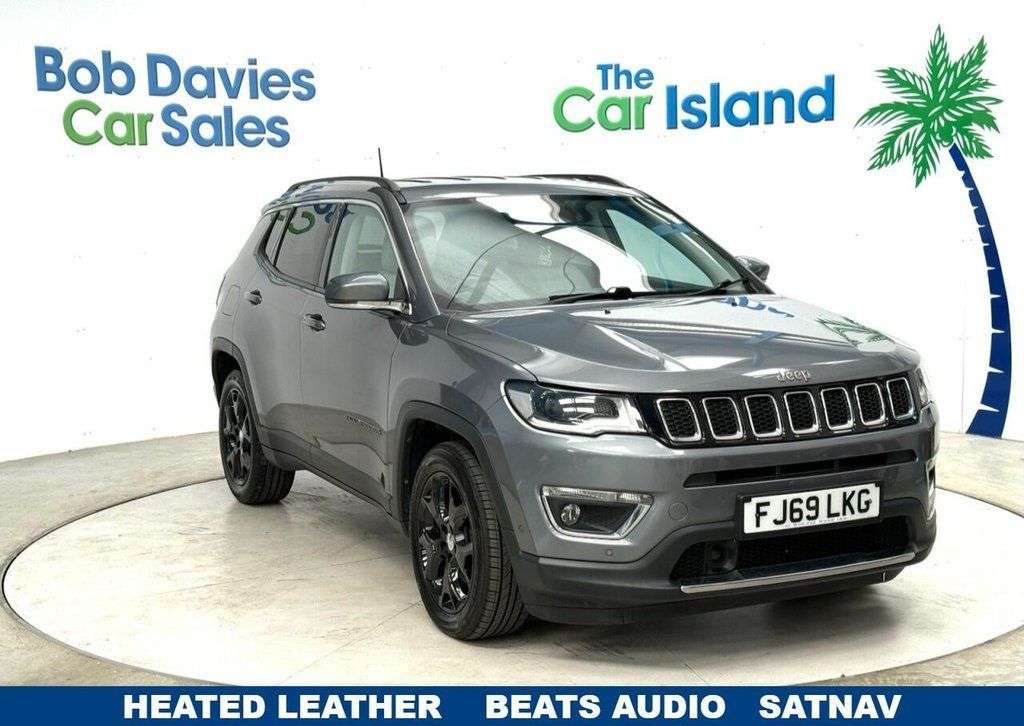 A 2019 JEEP COMPASS 1.6 MultiJetII Limited SUV 5dr Diesel Manual Euro 6 (s/s) (120 ps) 18 Black A 2019 JEEP COMPASS 1.6 MultiJetII Limited SUV 5dr Diesel Manual Euro 6 (s/s) (120 ps) 18 Black