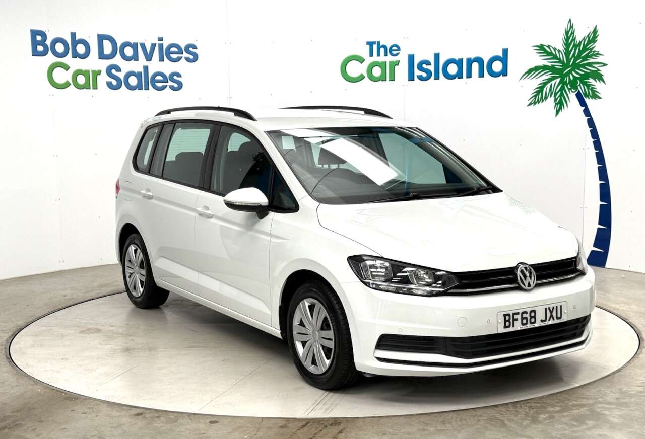 A 2018 VOLKSWAGEN TOURAN 1.6 TDI S MPV 5dr Diesel DSG Euro 6 (s/s) (115 ps) Front & Rear Parking Pil A 2018 VOLKSWAGEN TOURAN 1.6 TDI S MPV 5dr Diesel DSG Euro 6 (s/s) (115 ps) Front & Rear Parking Pil