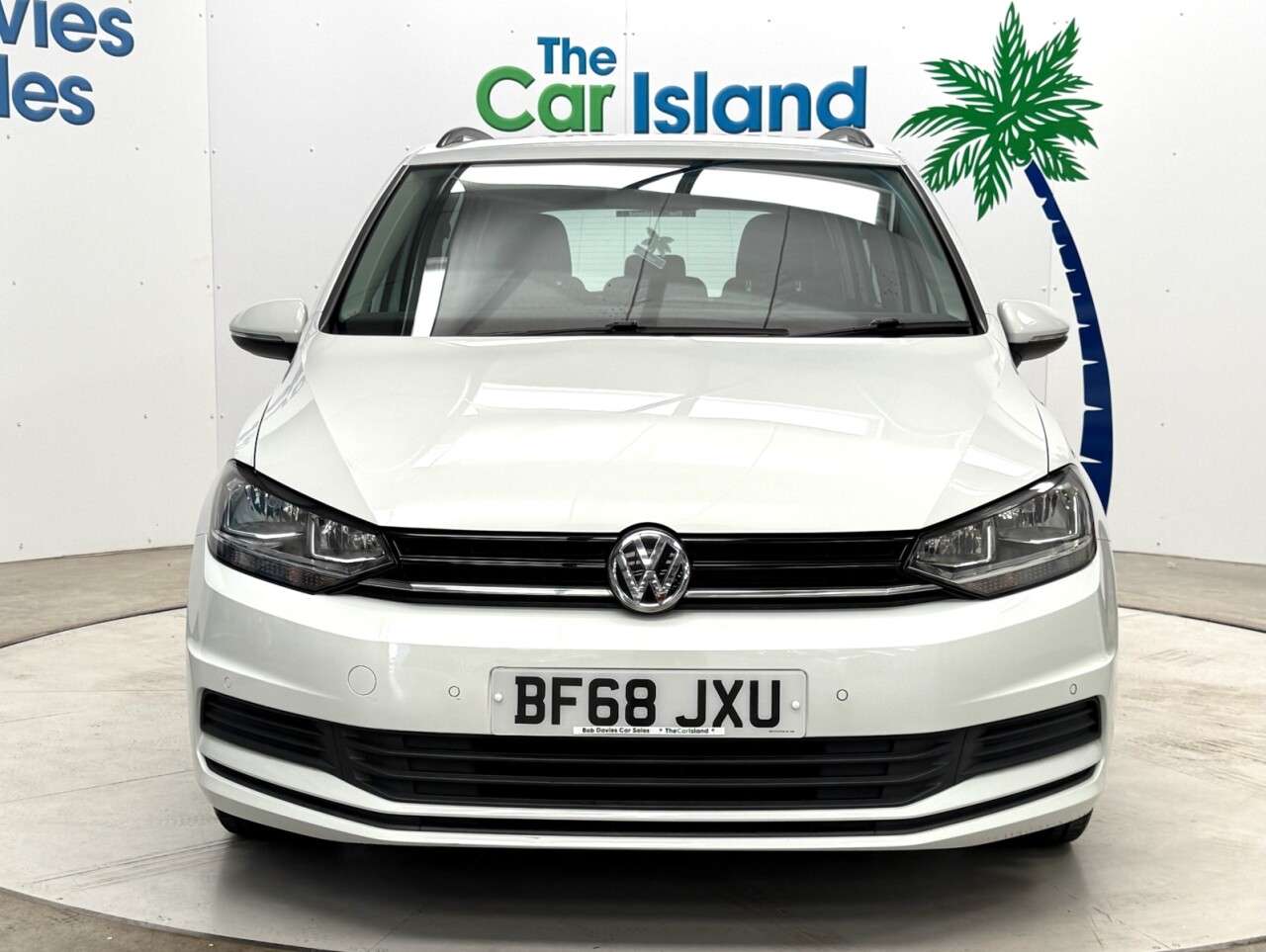 A 2018 VOLKSWAGEN TOURAN 1.6 TDI S MPV 5dr Diesel DSG Euro 6 (s/s) (115 ps) Front & Rear Parking Pil A 2018 VOLKSWAGEN TOURAN 1.6 TDI S MPV 5dr Diesel DSG Euro 6 (s/s) (115 ps) Front & Rear Parking Pil