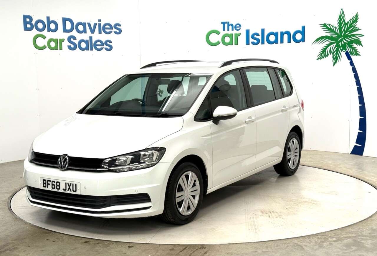 A 2018 VOLKSWAGEN TOURAN 1.6 TDI S MPV 5dr Diesel DSG Euro 6 (s/s) (115 ps) Front & Rear Parking Pil A 2018 VOLKSWAGEN TOURAN 1.6 TDI S MPV 5dr Diesel DSG Euro 6 (s/s) (115 ps) Front & Rear Parking Pil